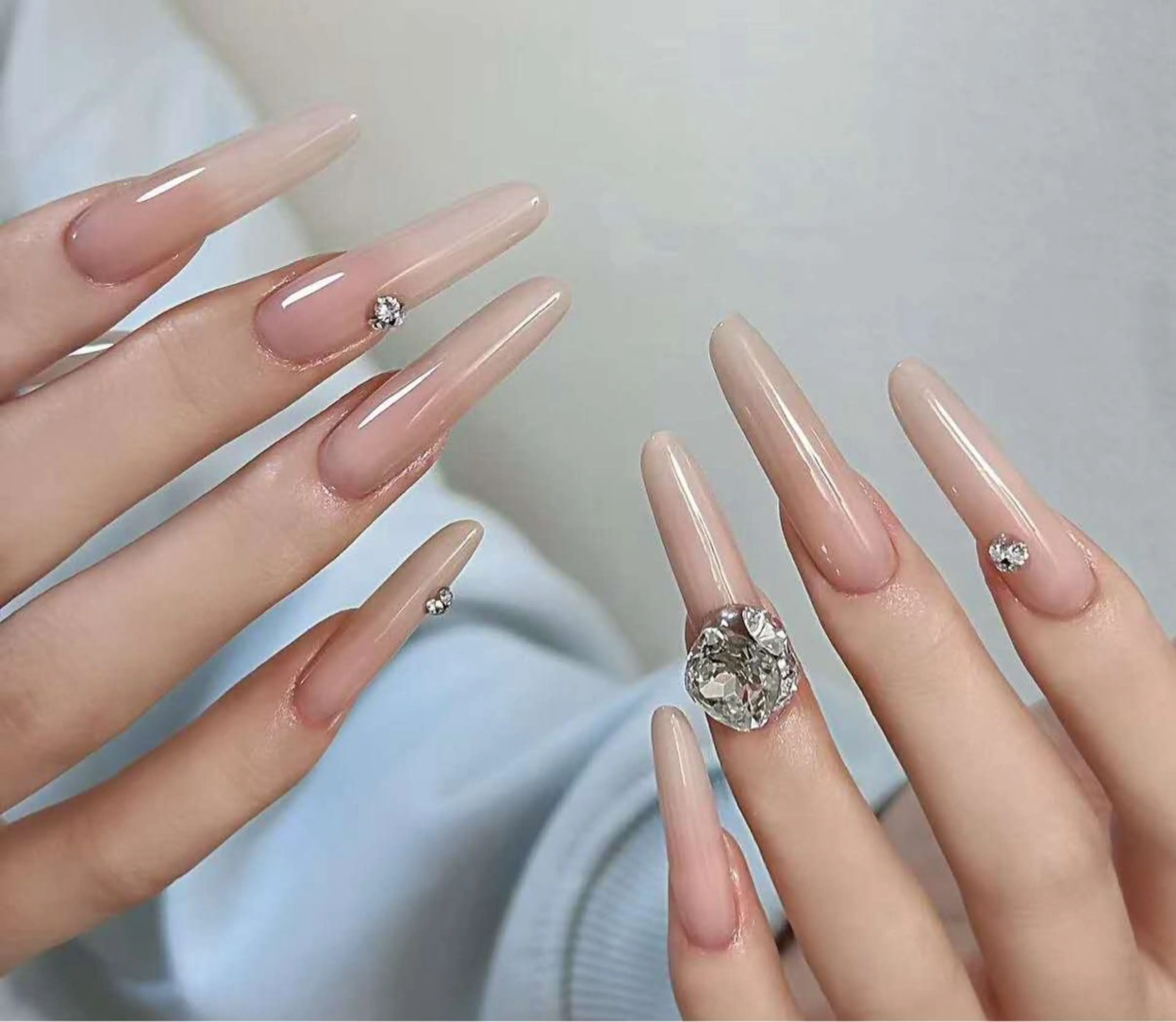 ネイル オーロラネイル フラワーネイル フットネイル フレンチネイル ジェルネイル ハンドネイル BabyYouMi nailのネイルデザイン