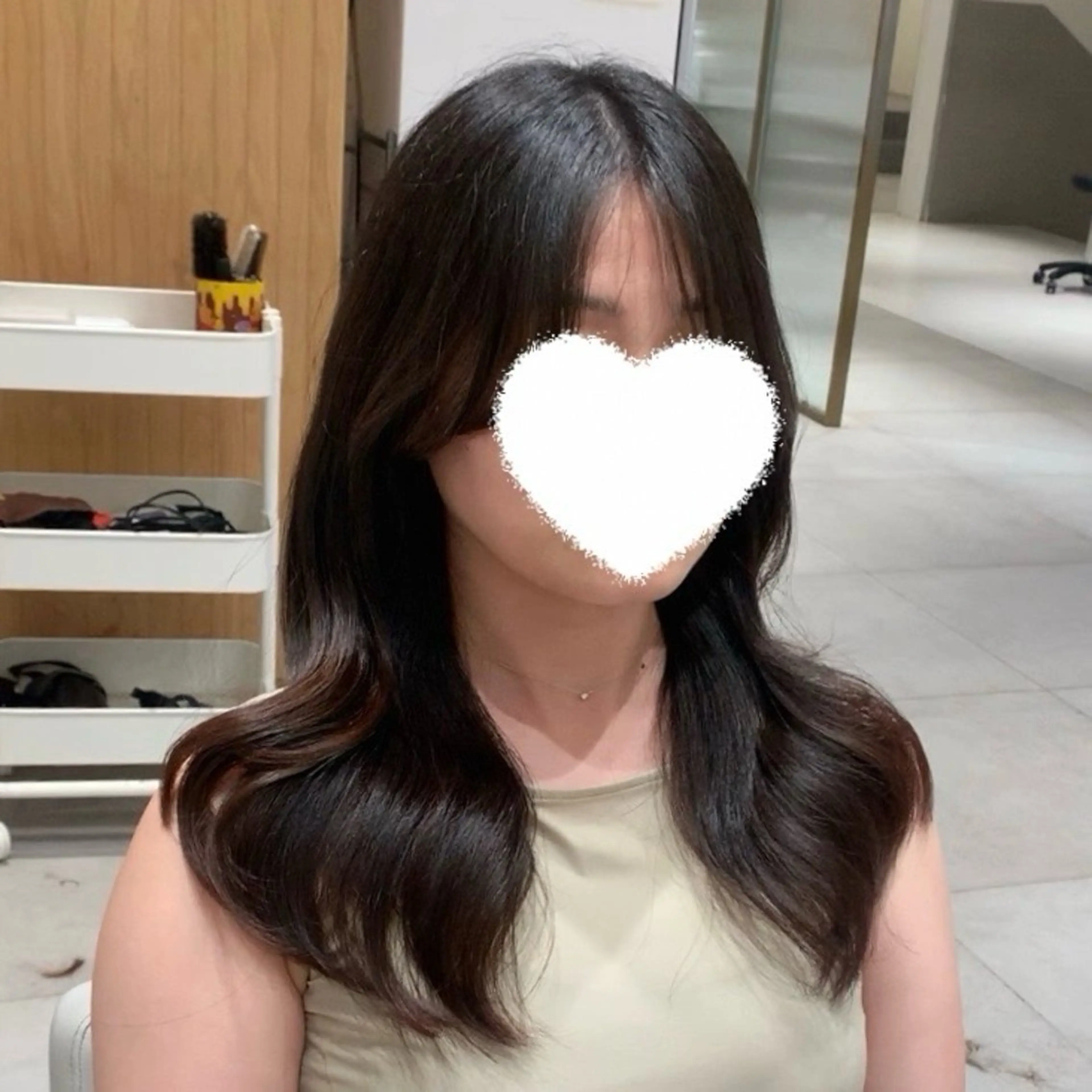 ミディアム 内田 志乃のヘアスタイル