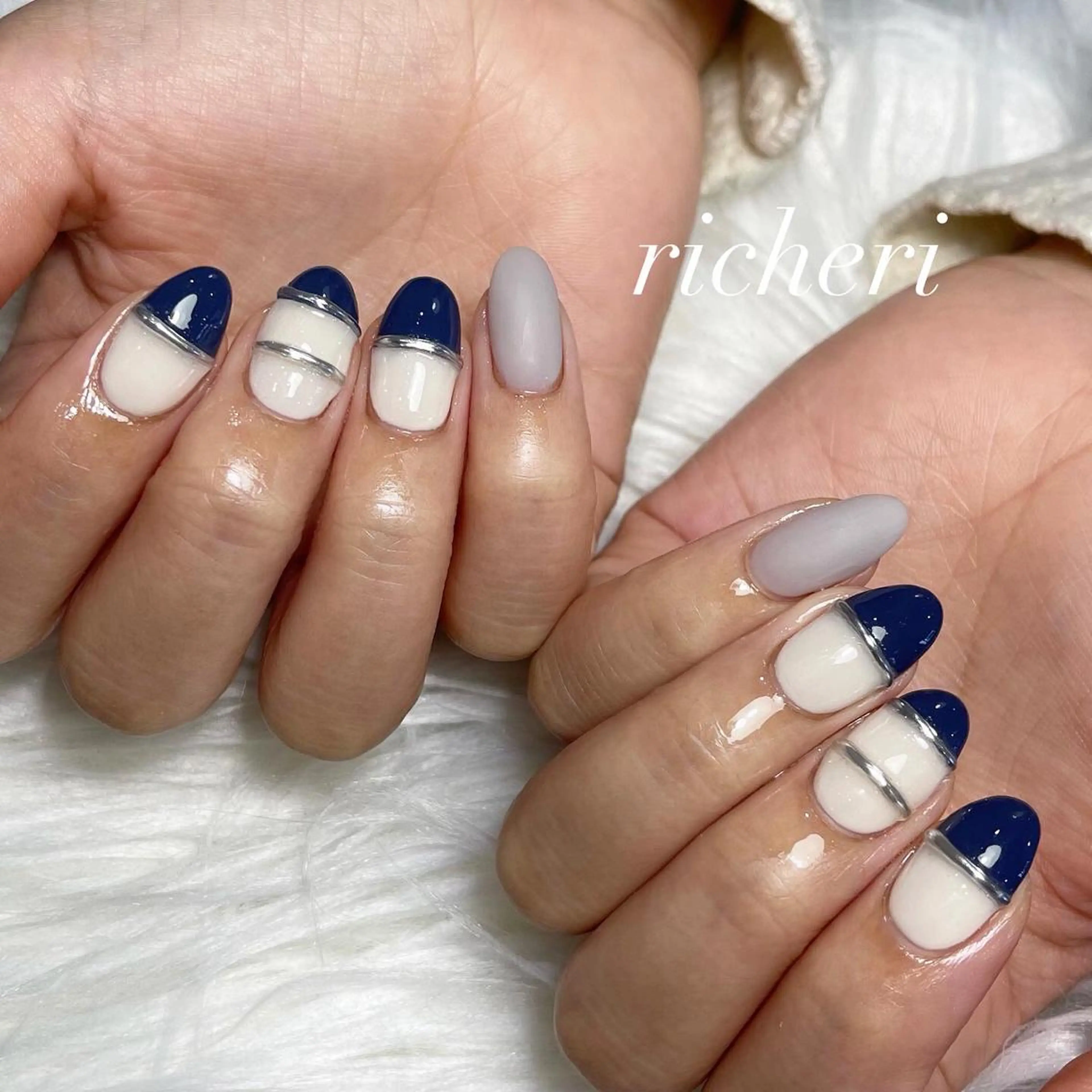 ミディアム ネイル 韓国風ヘア アートネイル フレンチネイル ジェルネイル ガラスフレンチ richeri beautyのエステ・リラクイメージ