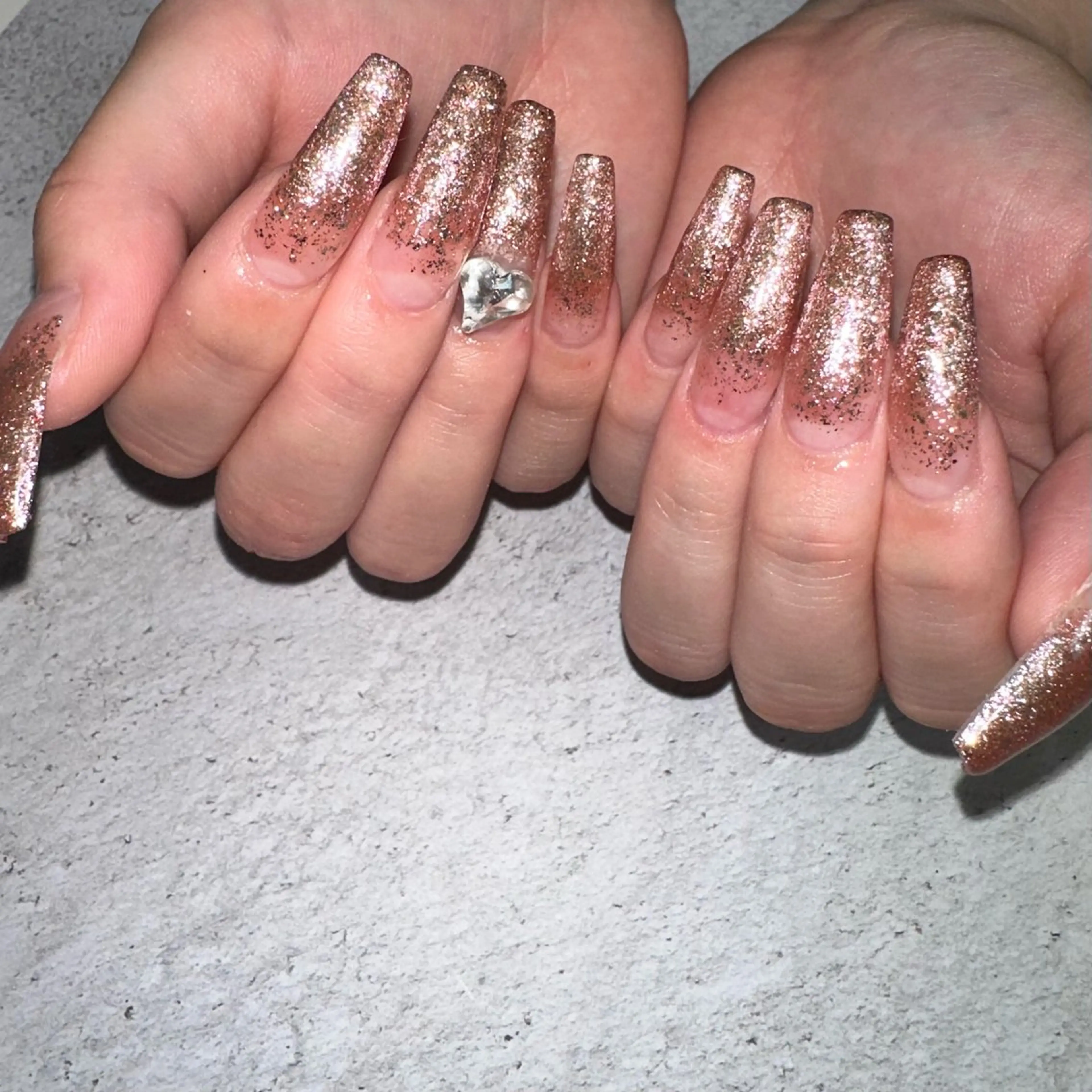 ハンド×ワンカラーorラメグラの写真