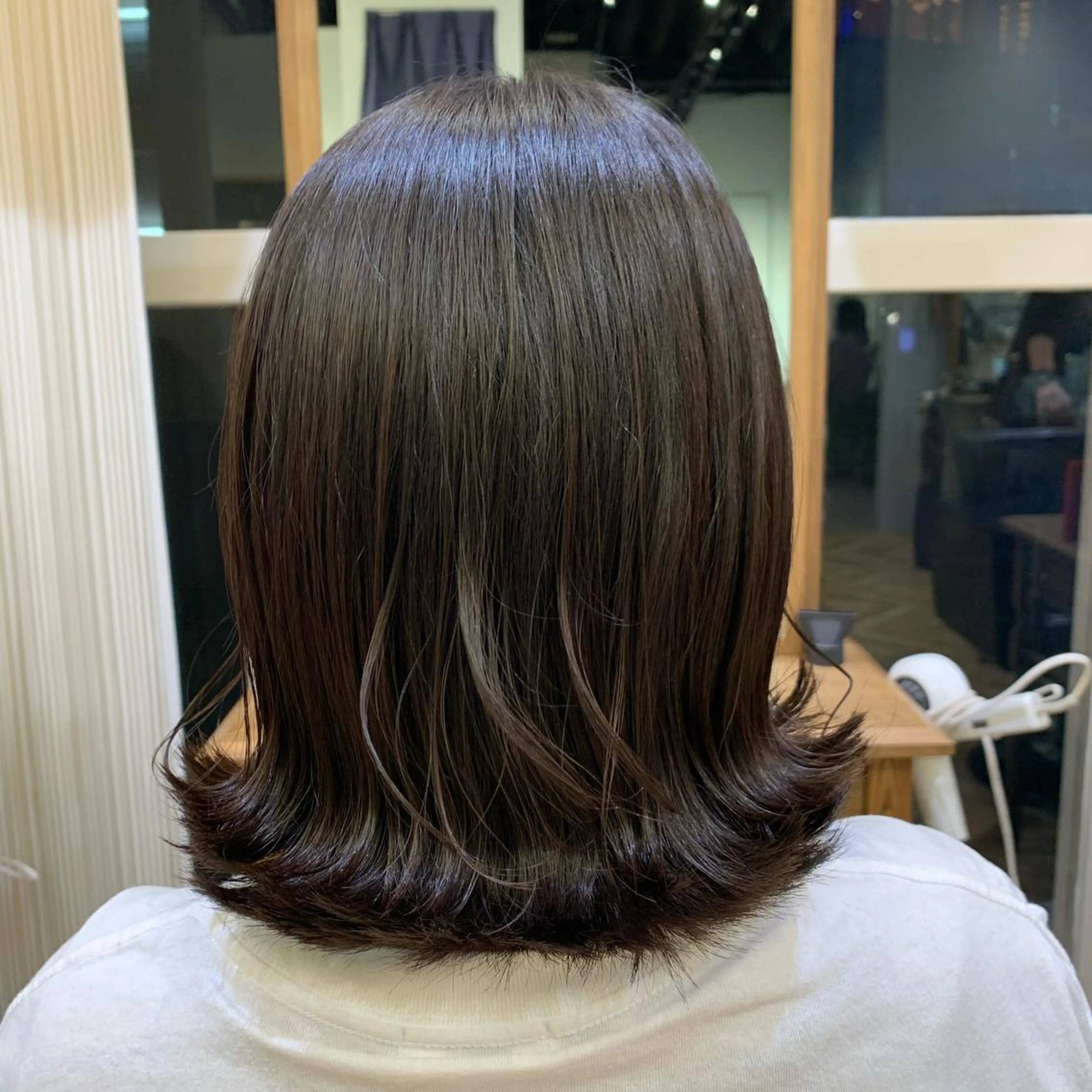 ミディアム 外ハネヘア BE EREA  PREMIATA所属・蓼沼 由莉のヘアスタイル