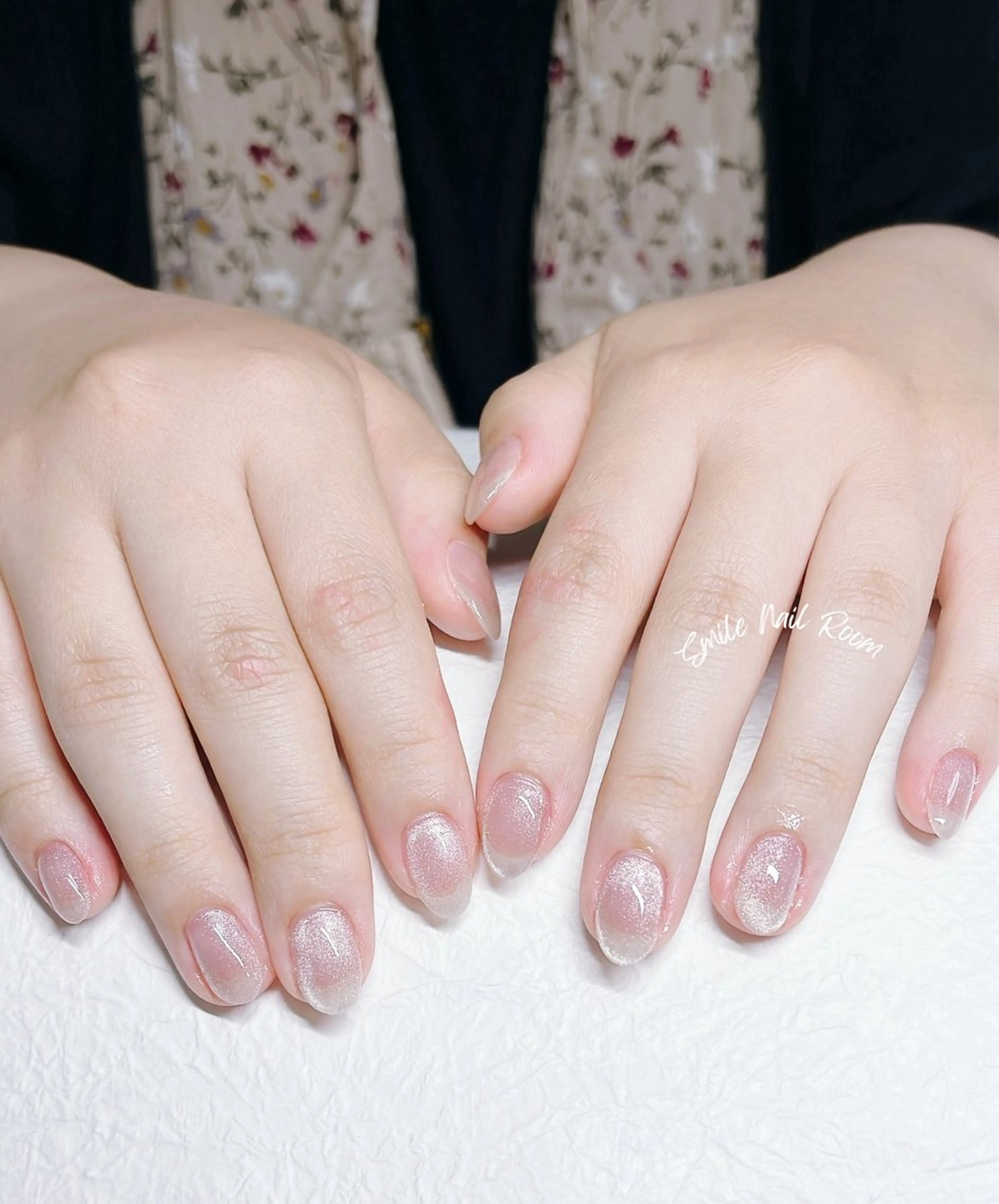 ネイル マグネットネイル ピンク ホワイト Smile Nail Roomのネイルデザイン