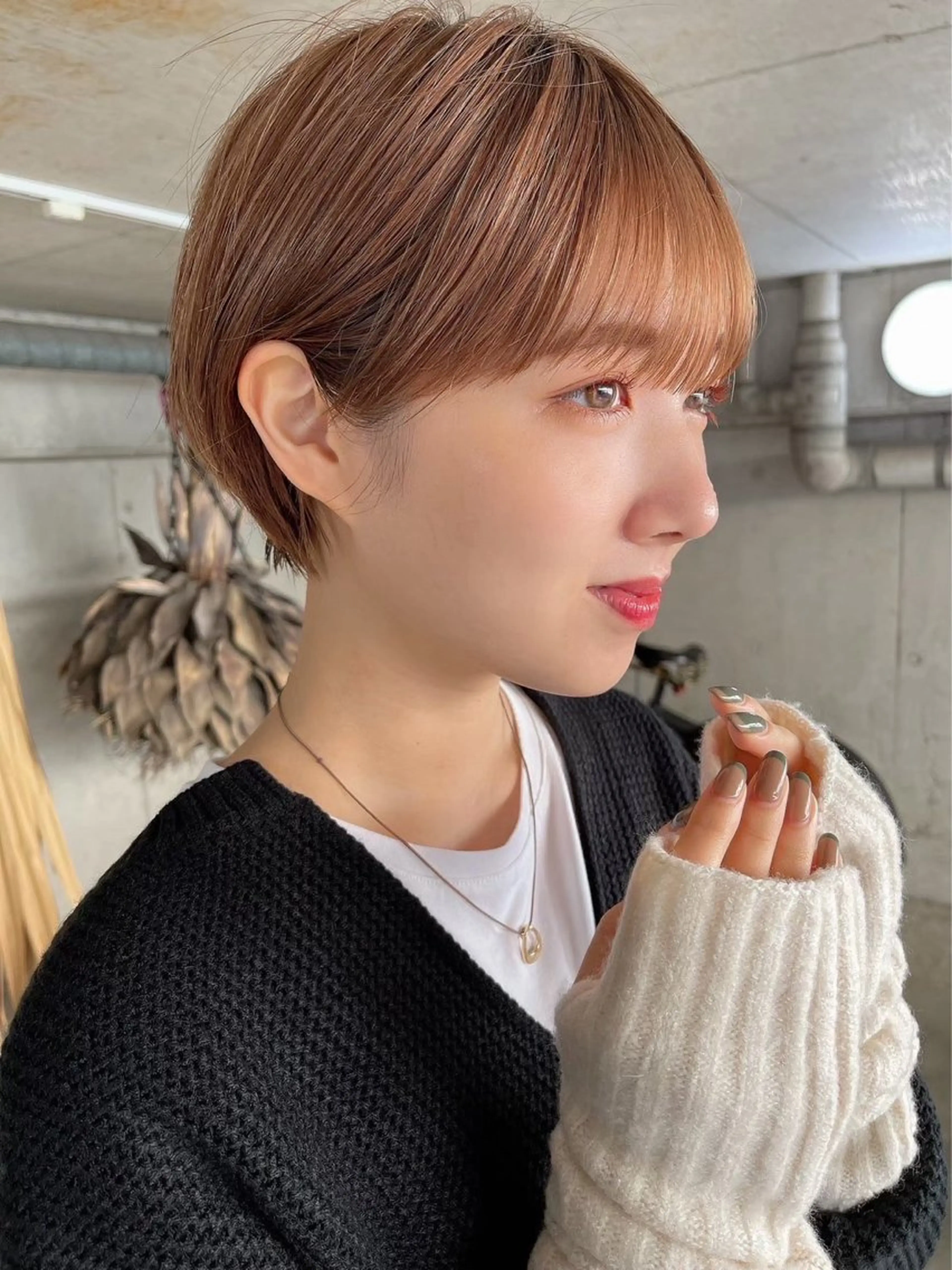 ショート fumi🪞血色感 アップ艶カラーのヘアスタイル