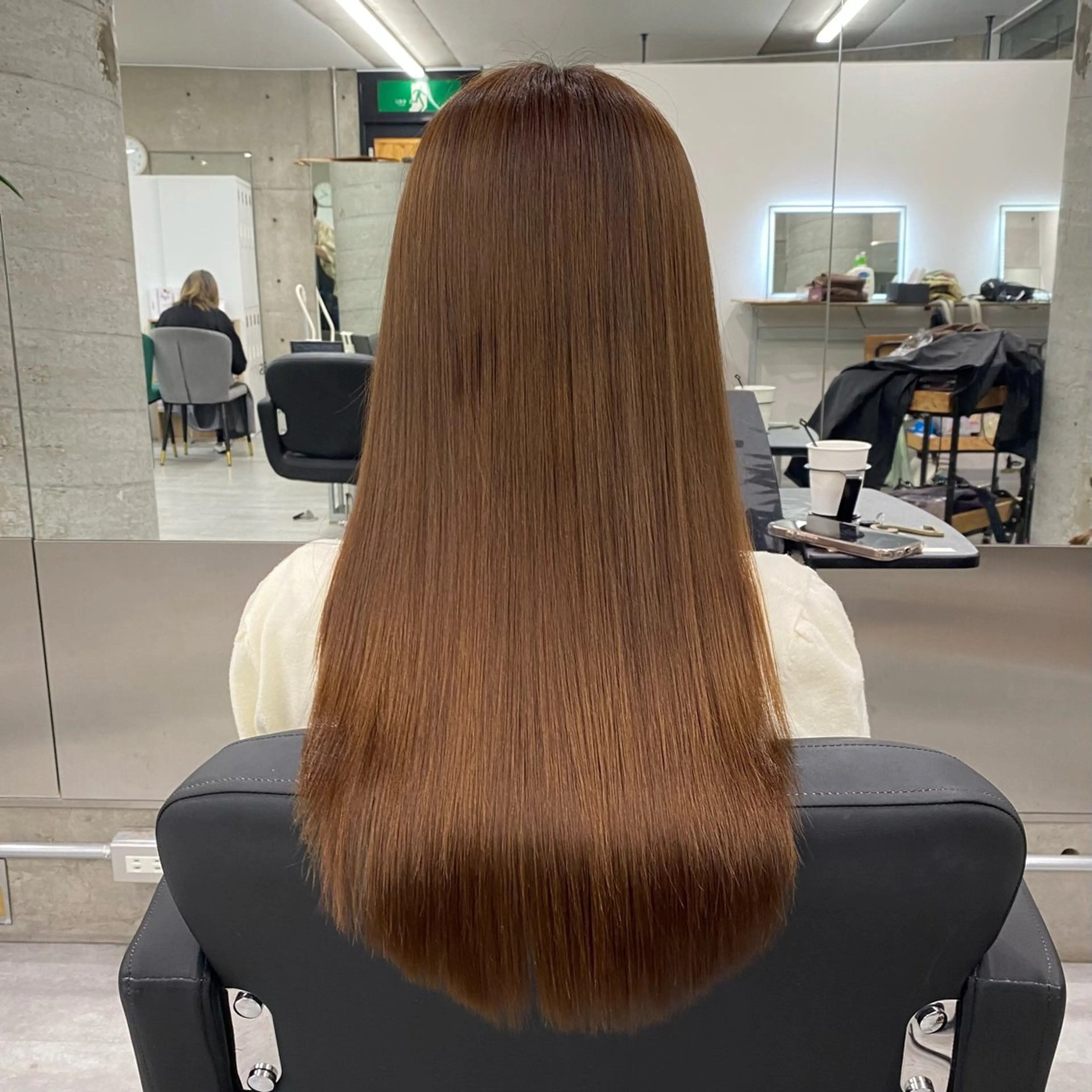 ロング 縮毛矯正 Welring hair salon所属・Runa/大人 かわいいハイトーンのヘアスタイル