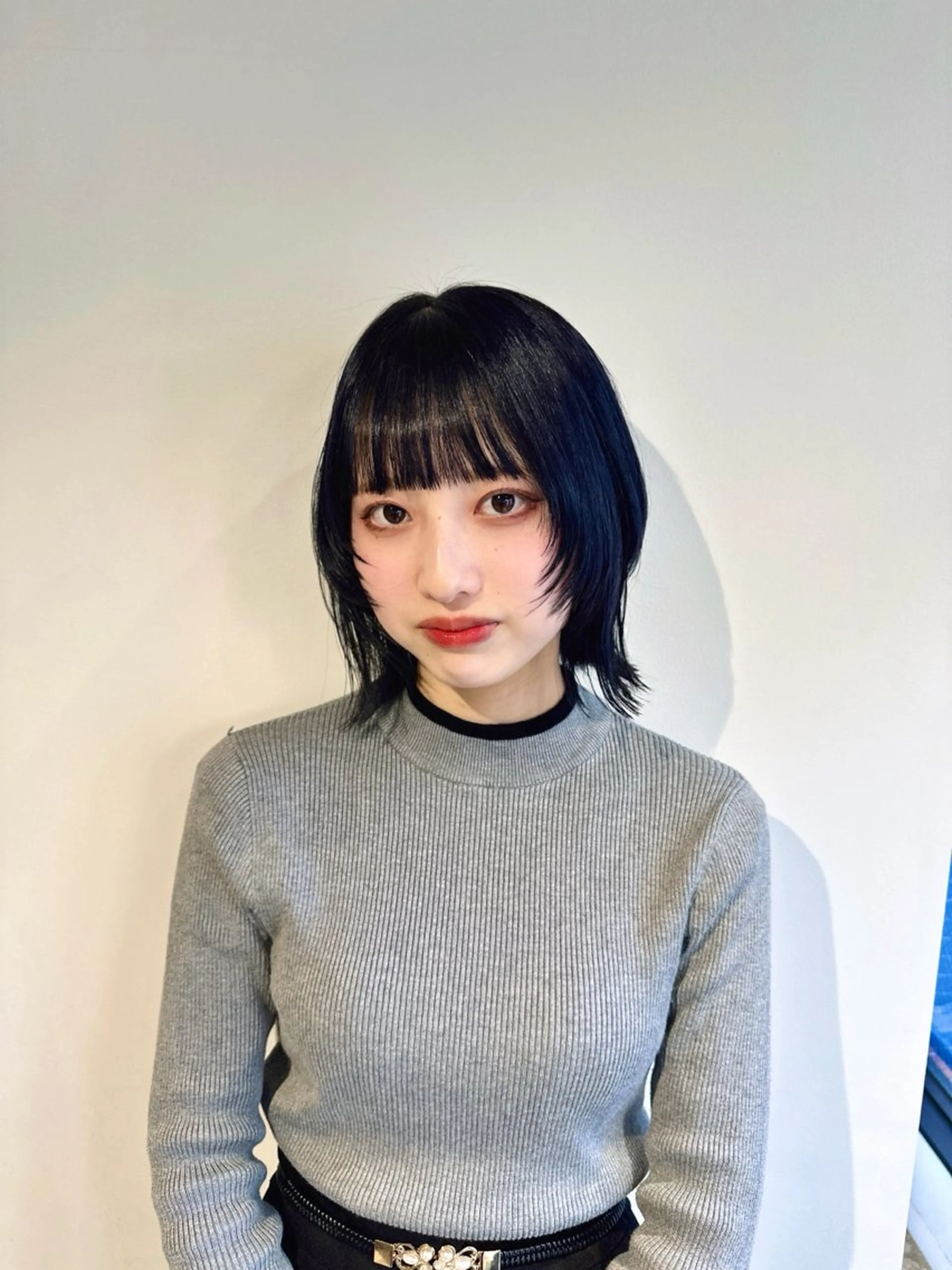 ミディアム カラー ヘアアレンジ 黒髪 ブリーチ ブルーカラー ブルーブラック ブリーチなしカラー 落合　眺 (オチアイ　ノゾミ)のヘアスタイル