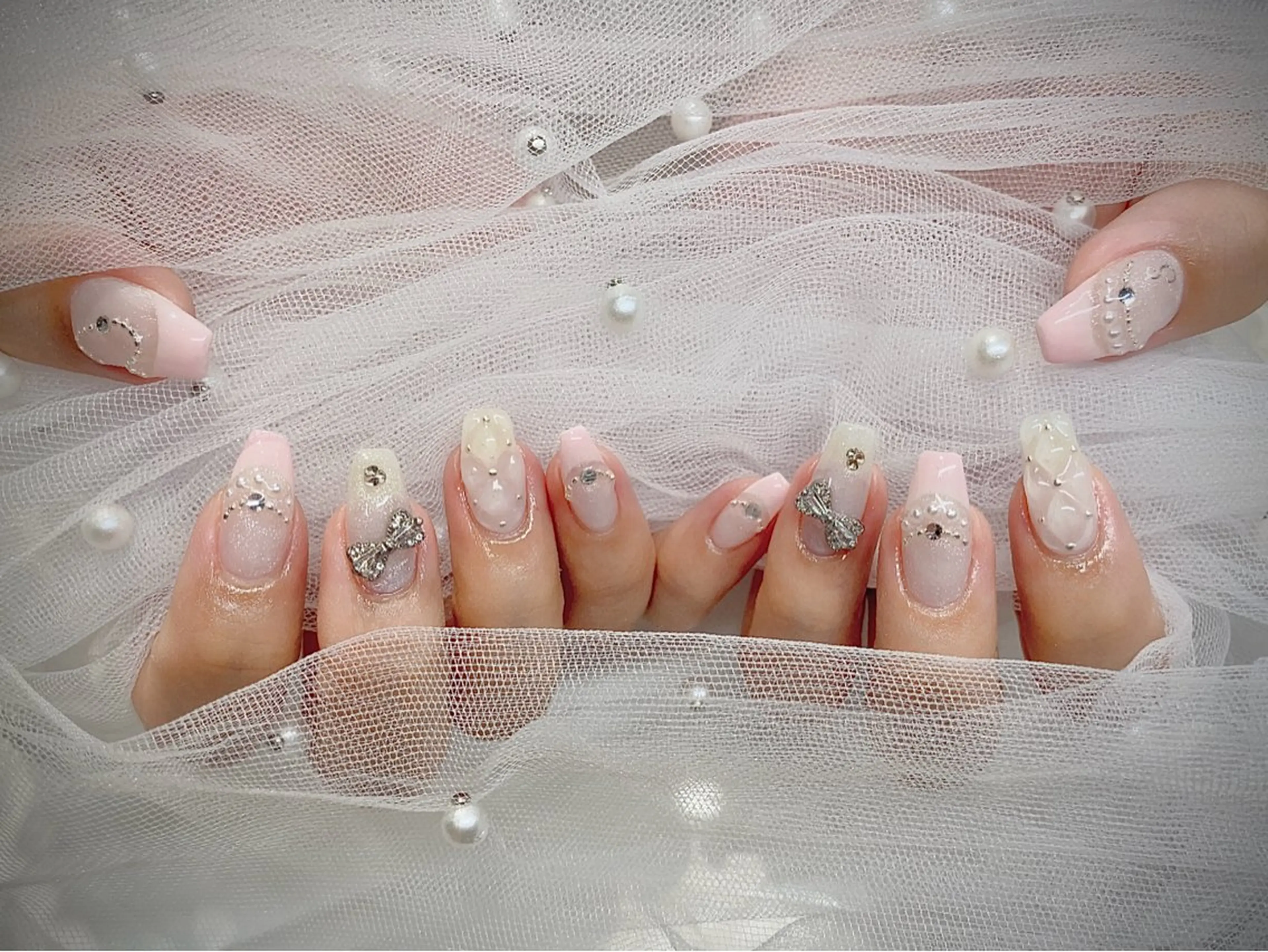 ネイル I-nailロング /ワンホン/キラキラのネイルデザイン