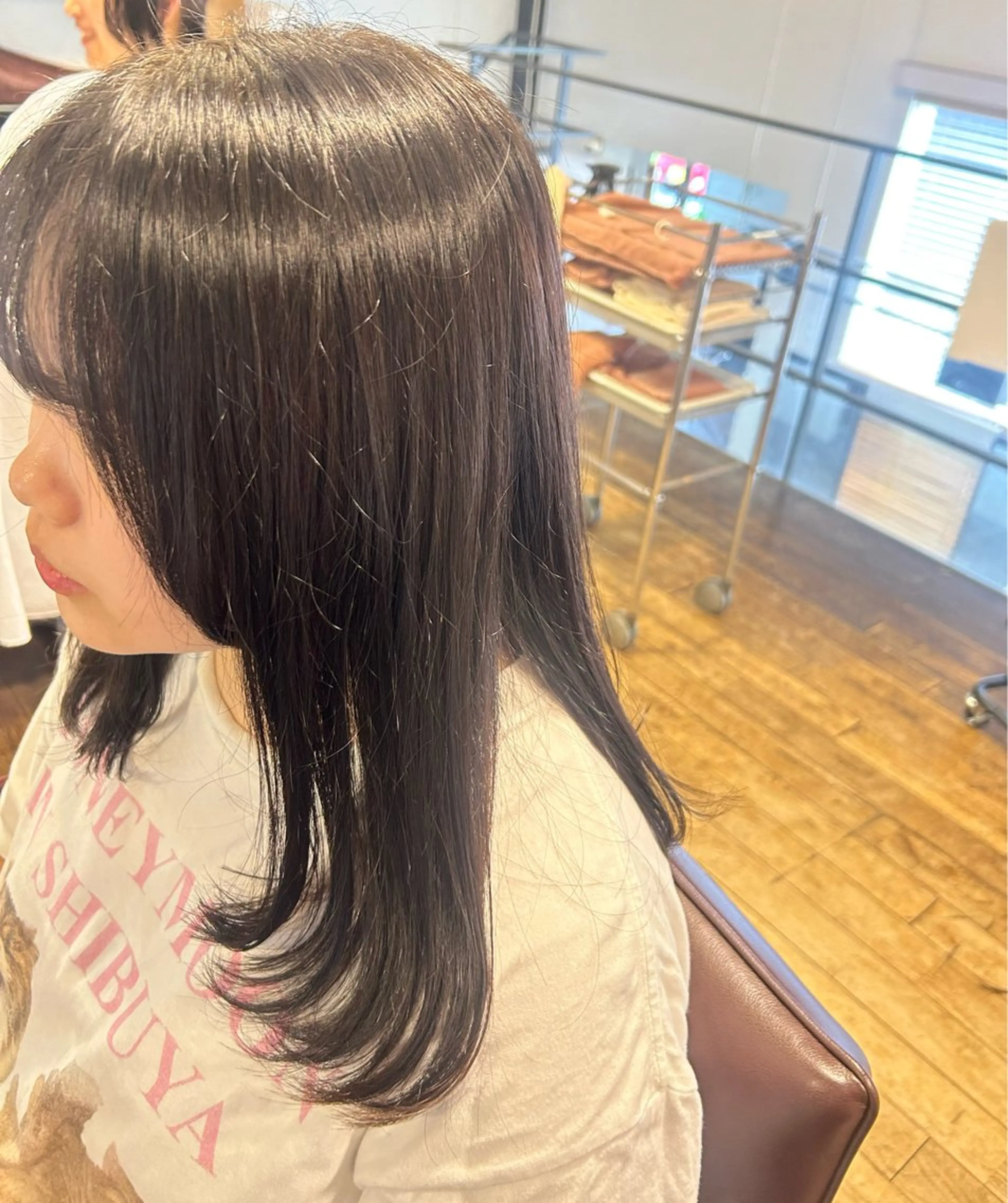 セミロング 顔まわりレイヤー 顔周りカット レイヤーカット 福井 愛瑠のヘアスタイル