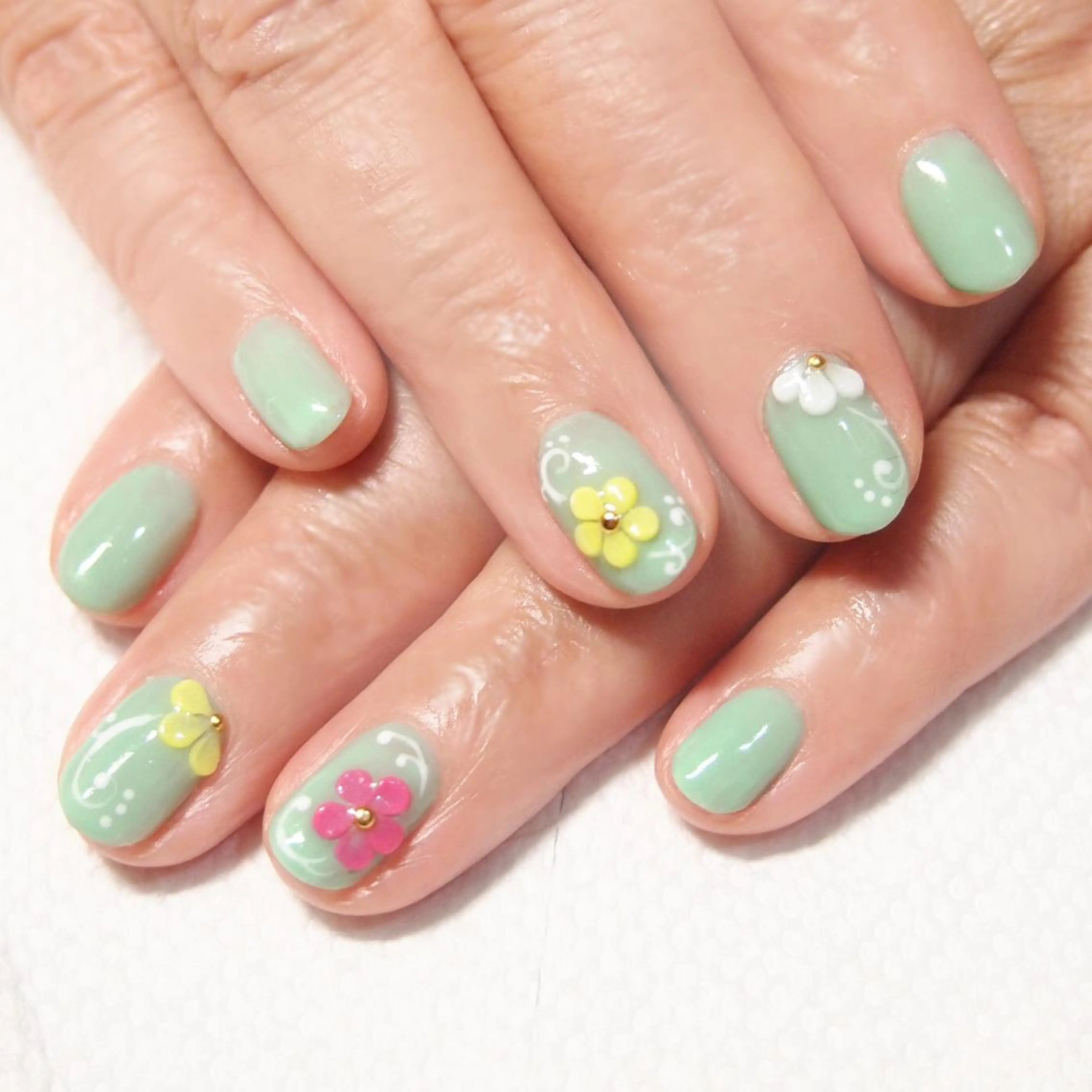 ネイル 山田 麻衣のネイルデザイン