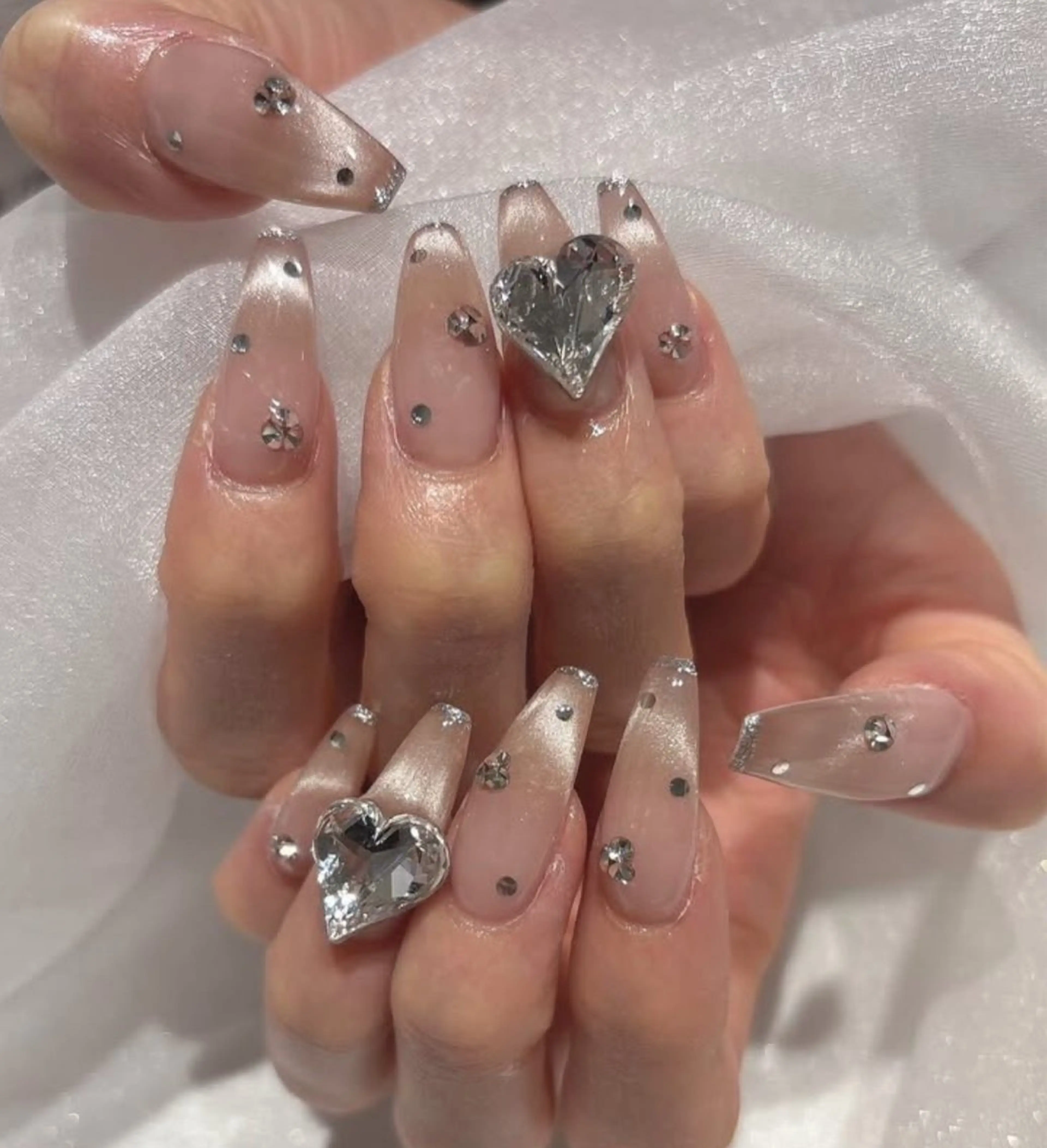 ネイル 長さ出し グラデーション キラキラネイル 韓国ネイル ラメ(グリッター) ハンドネイル ハンドケア Chisa Nail Studio所属・チ サのネイルデザイン