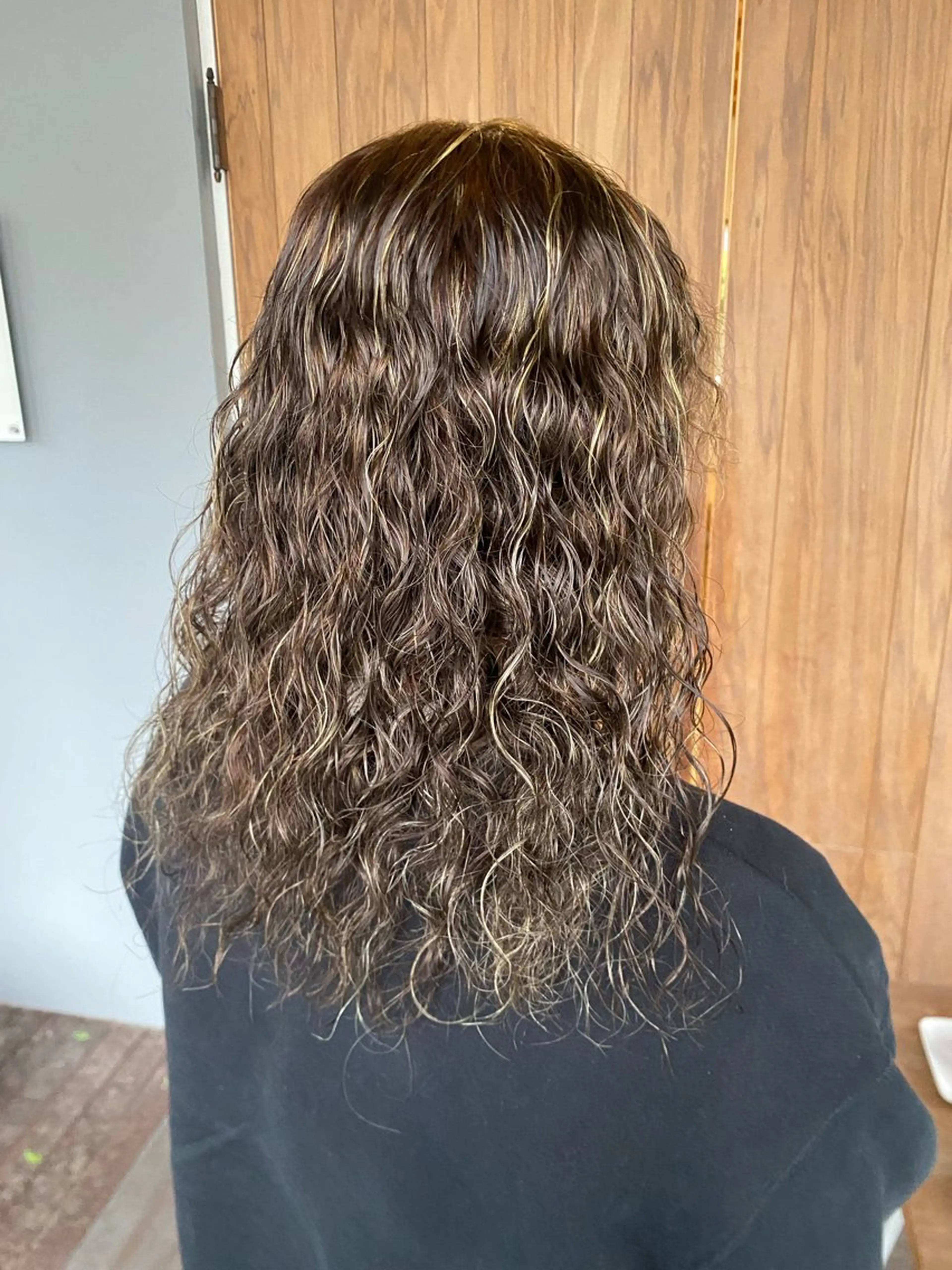 【海外風パーマ、メンズにもおすすめ】カット＋パーマ(シャンプー、ブロー込み)の写真