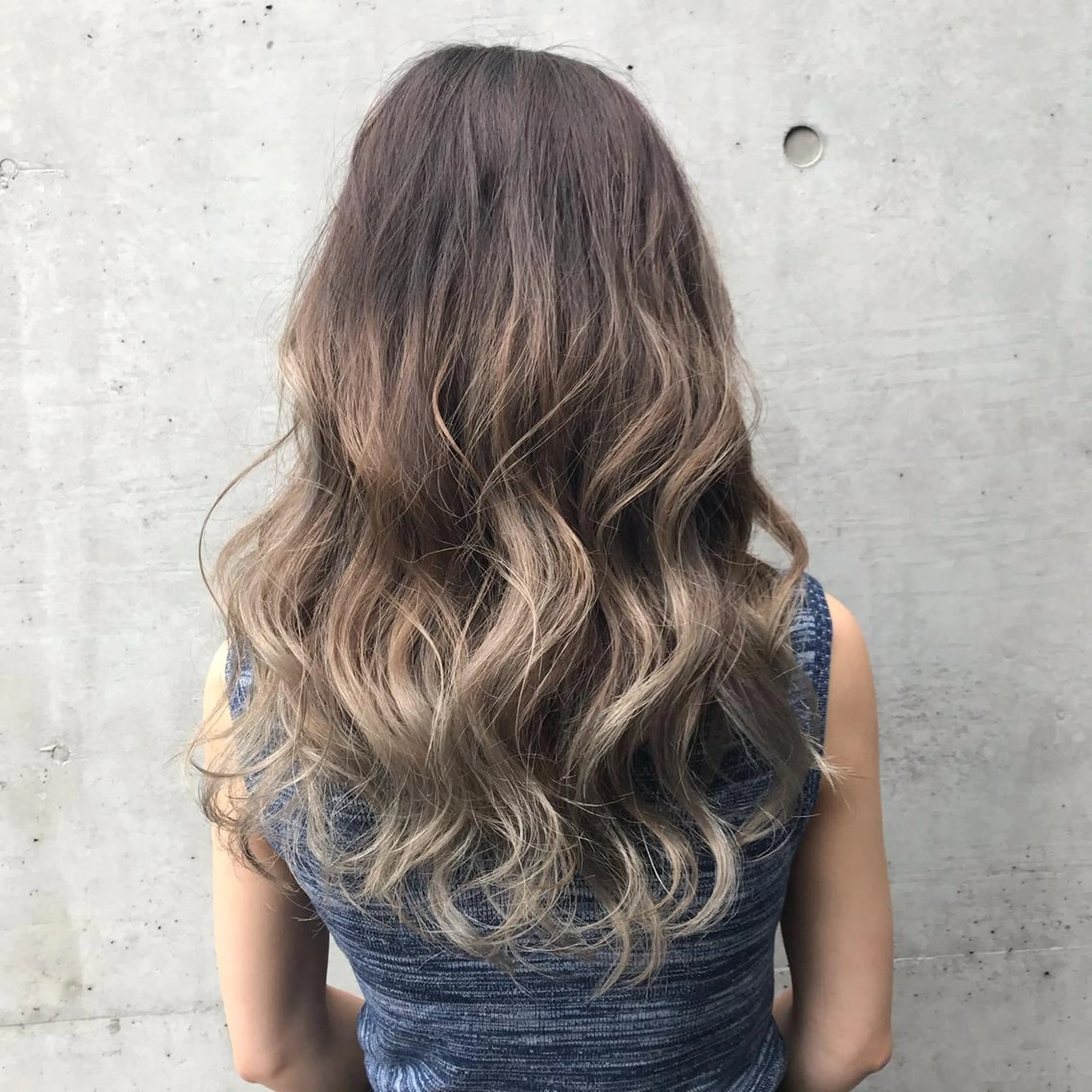 ロング カラー バレイヤージュ ブリーチ レイヤーカット ヘアカラー cfr professional artist salon所属・佐野 智史のヘアスタイル