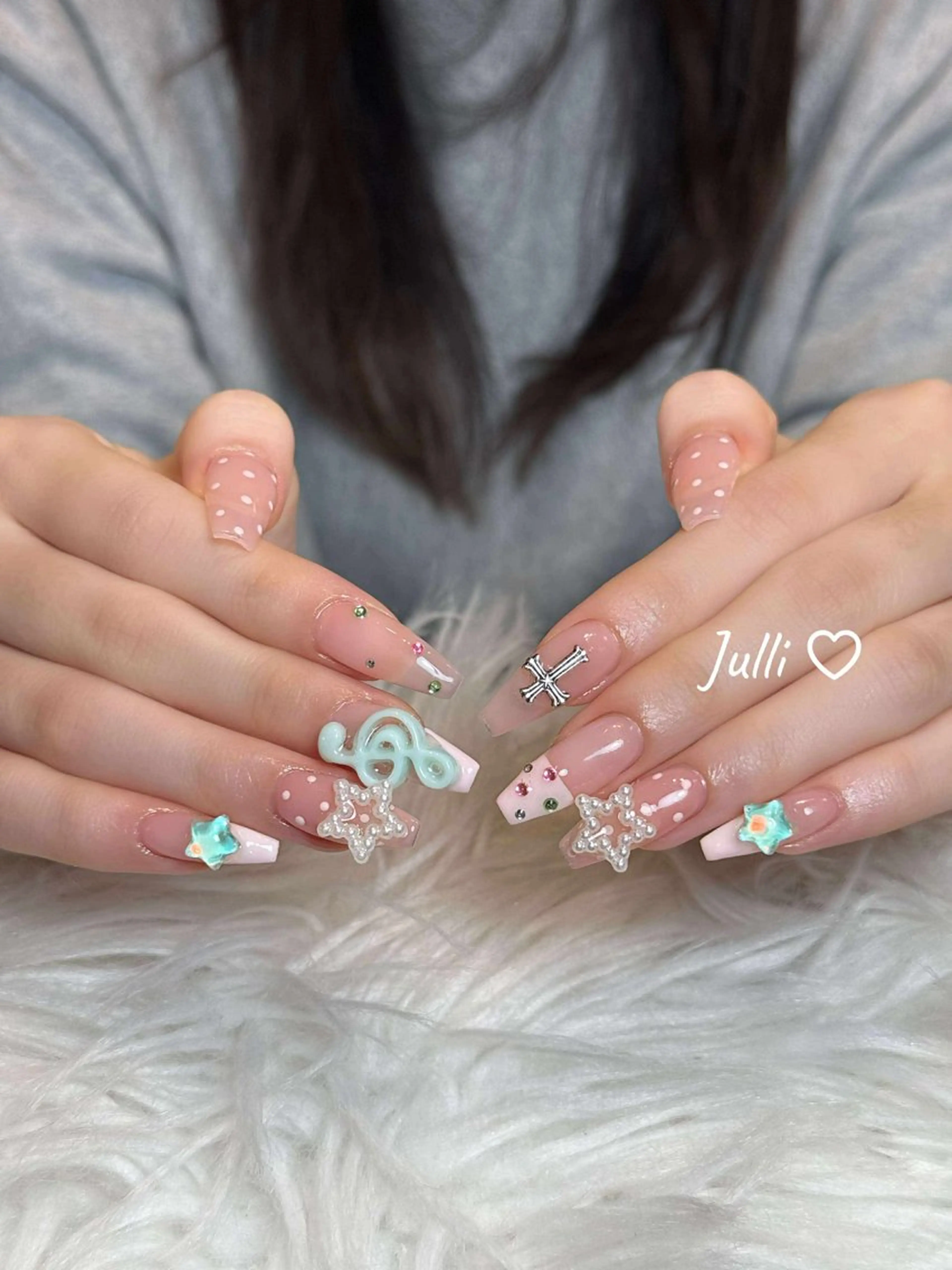 ネイル ボルドー ブラウン チークネイル ドット フットネイル Julli NailStudioのネイルデザイン
