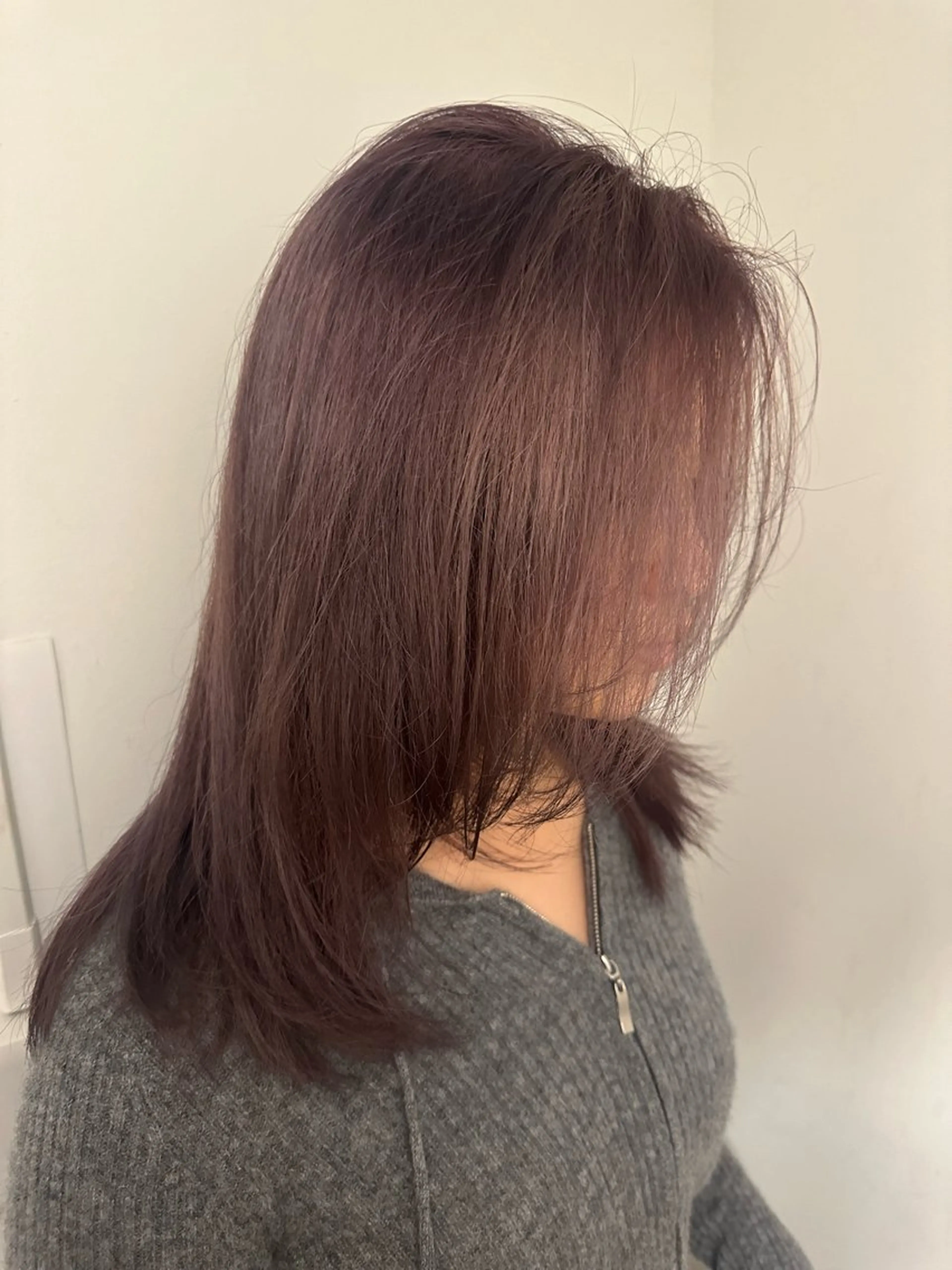 セミロング パープルカラー カット ヘアカラー トリートメント Hana ハイトーン🕯🩰のヘアスタイル