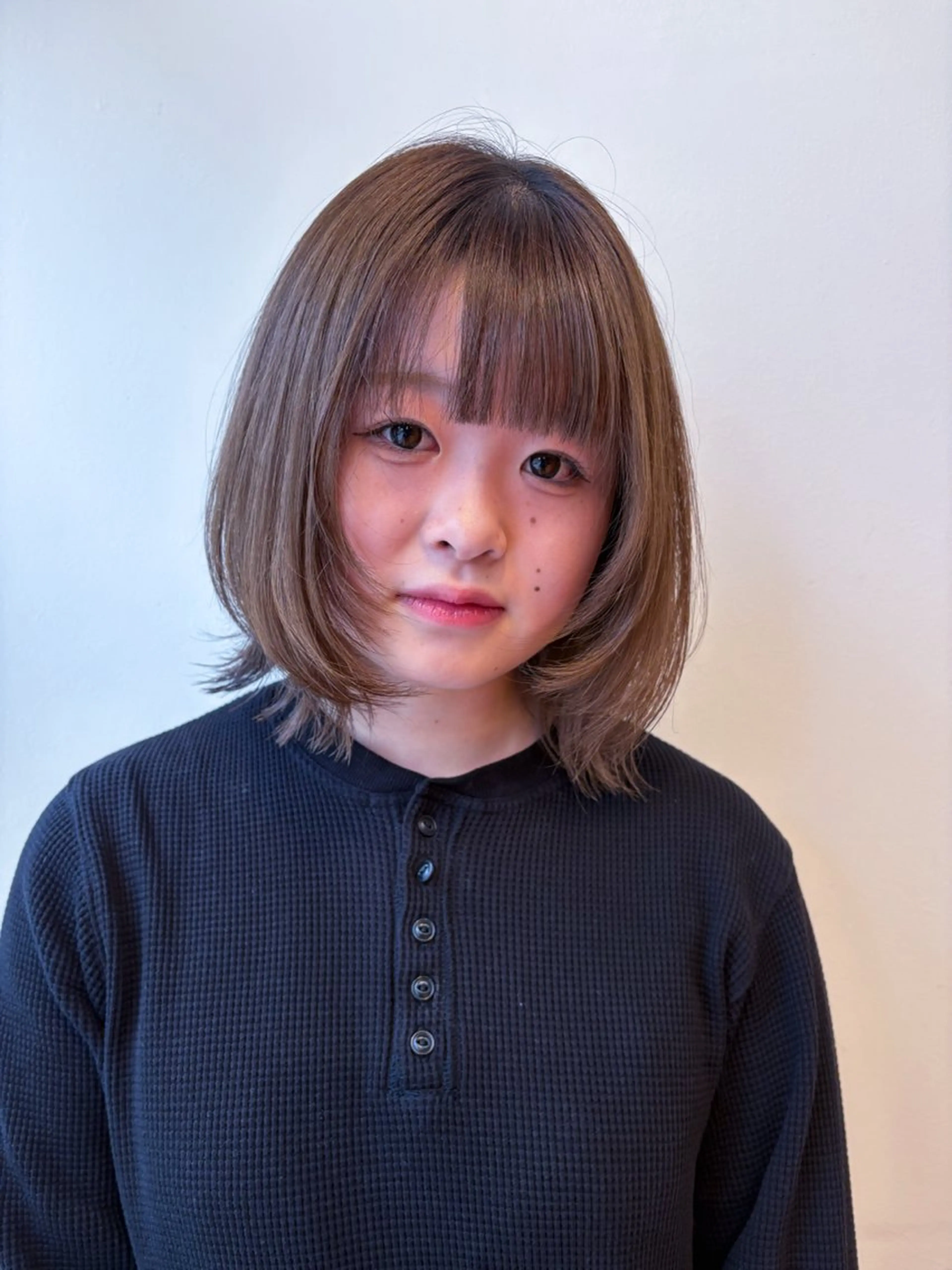 ショート レイヤーカット カット THEDOTS所属・淀 小南津のヘアスタイル