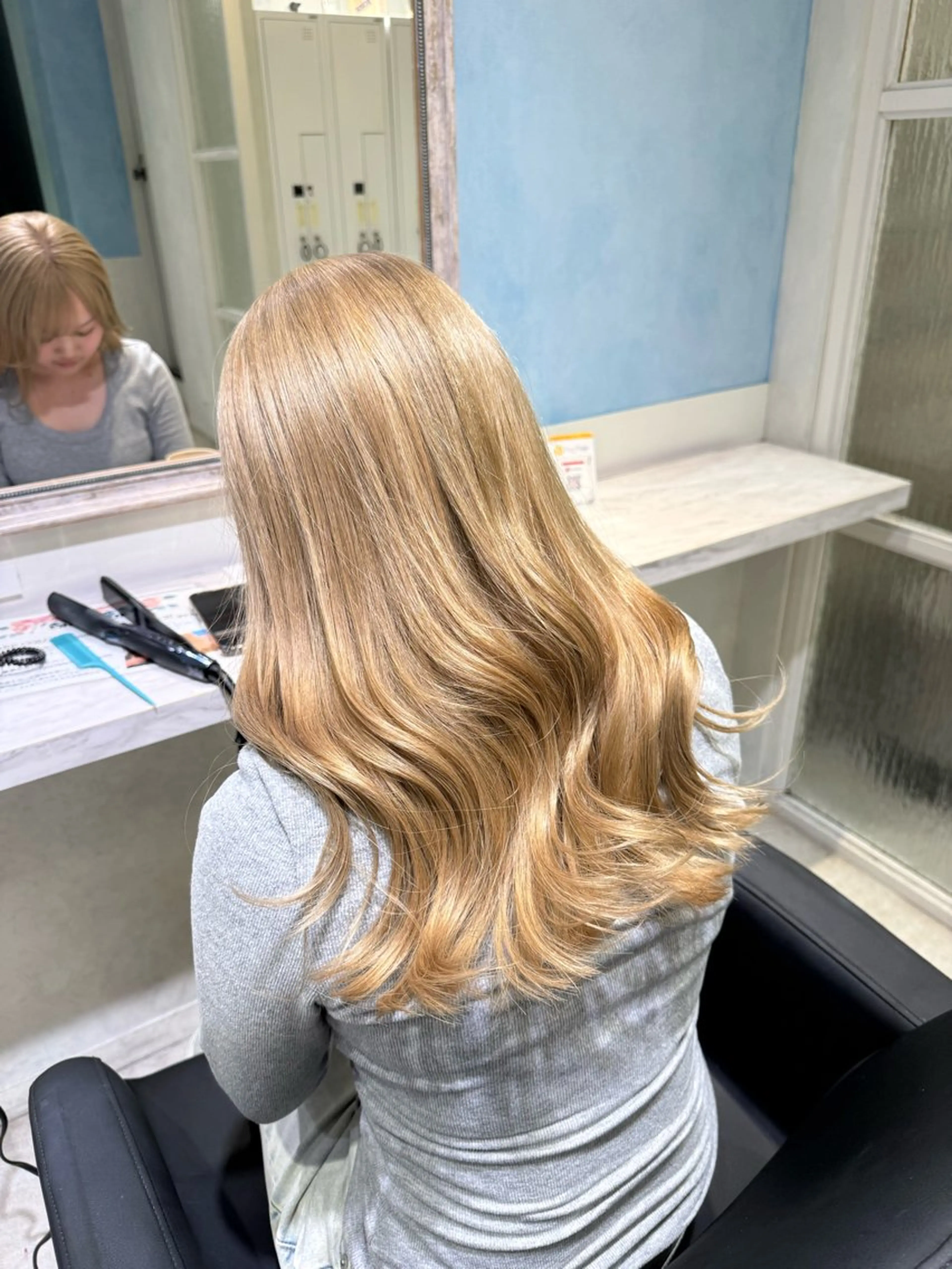 ロング カラー アッシュ ベージュカラー ブリーチ ブルーカラー 透明感カラー ヘアカラー ハイトーン/ブリーチ 💙みずき💙のヘアスタイル