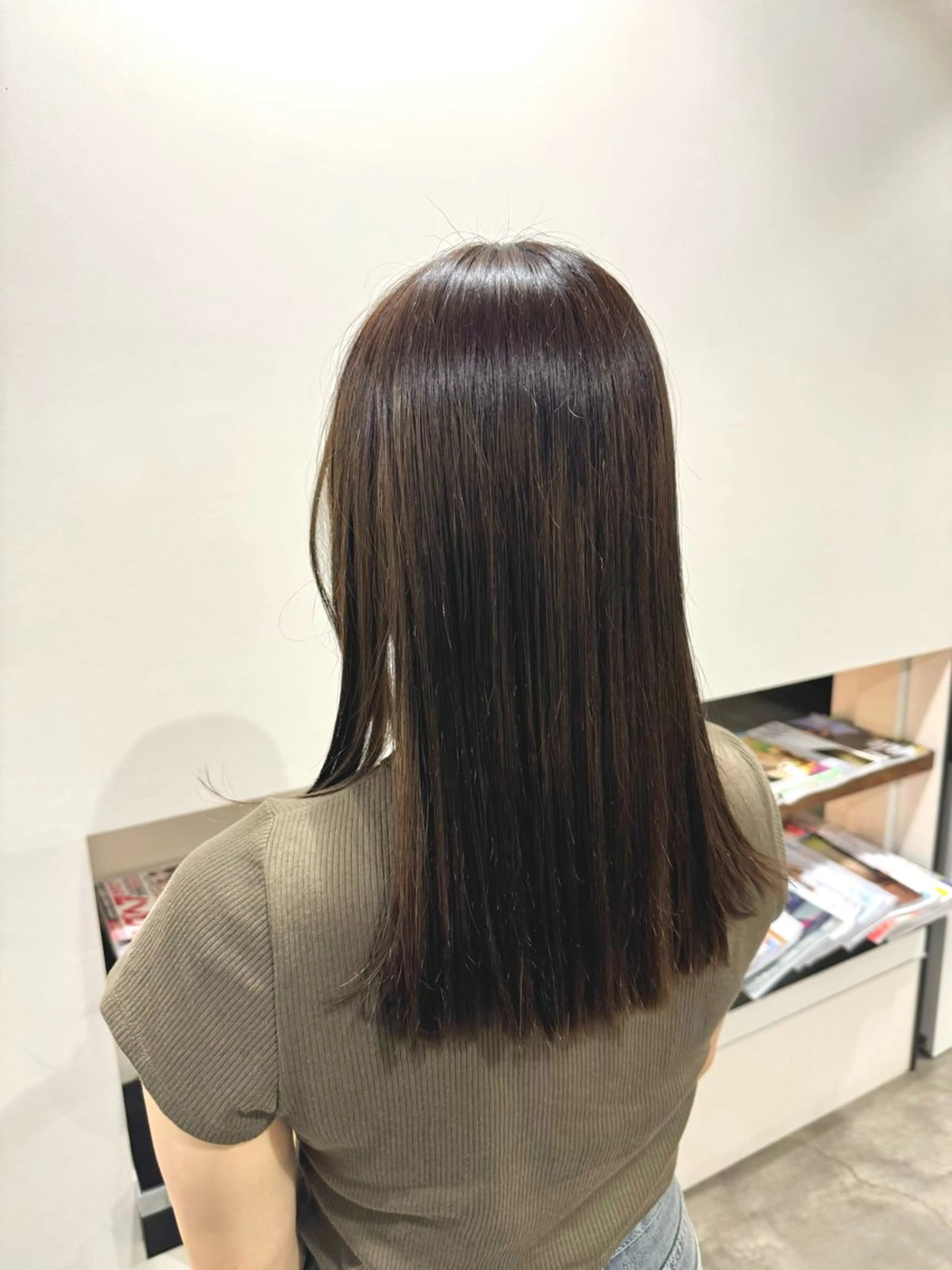 ロング タツキ／レイヤー／ パーマ／艶カラーのヘアスタイル