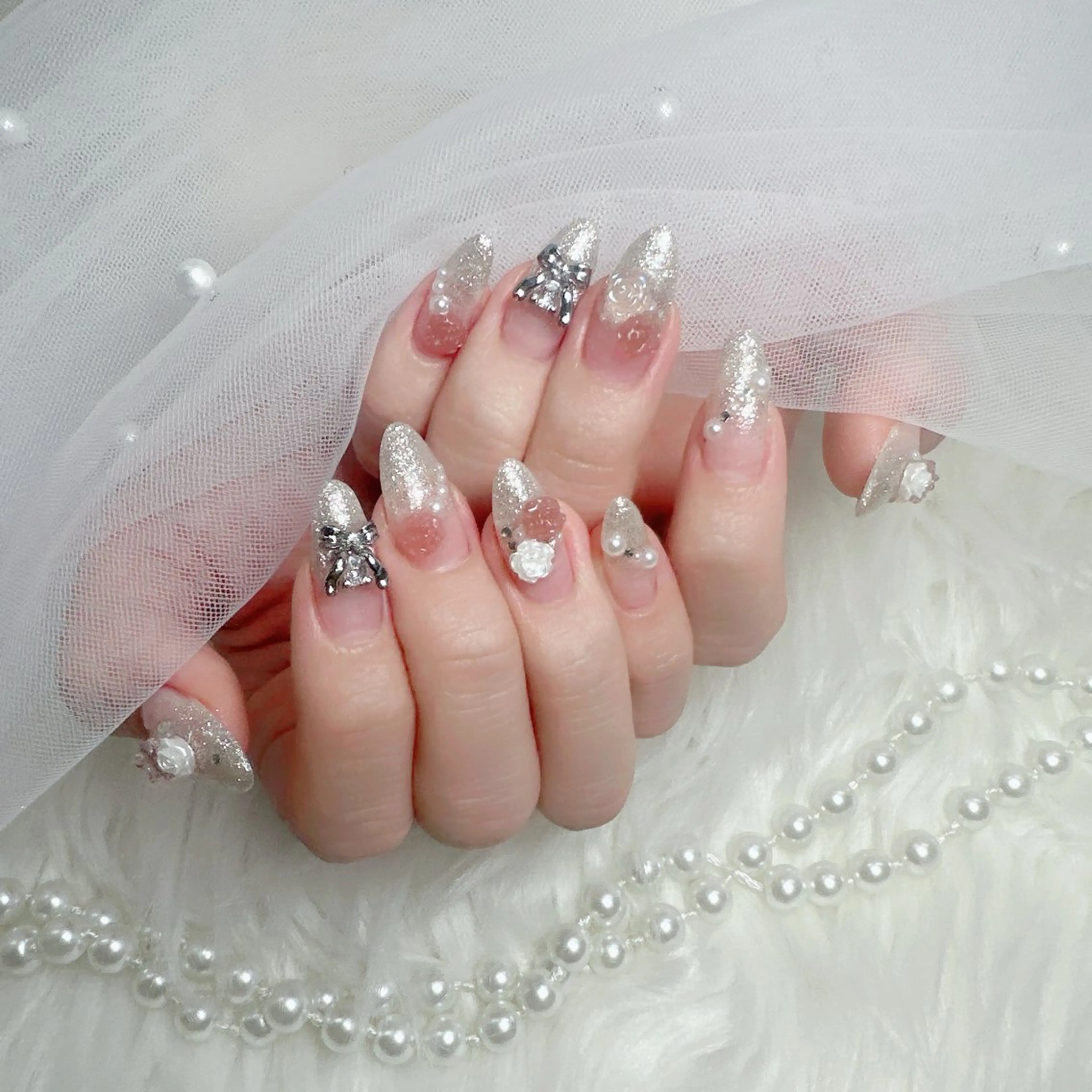 ネイル アートネイル ジェルネイル グラデーション キラキラネイル ラメ(グリッター) ハンドネイル Viola. 優花のネイルデザイン