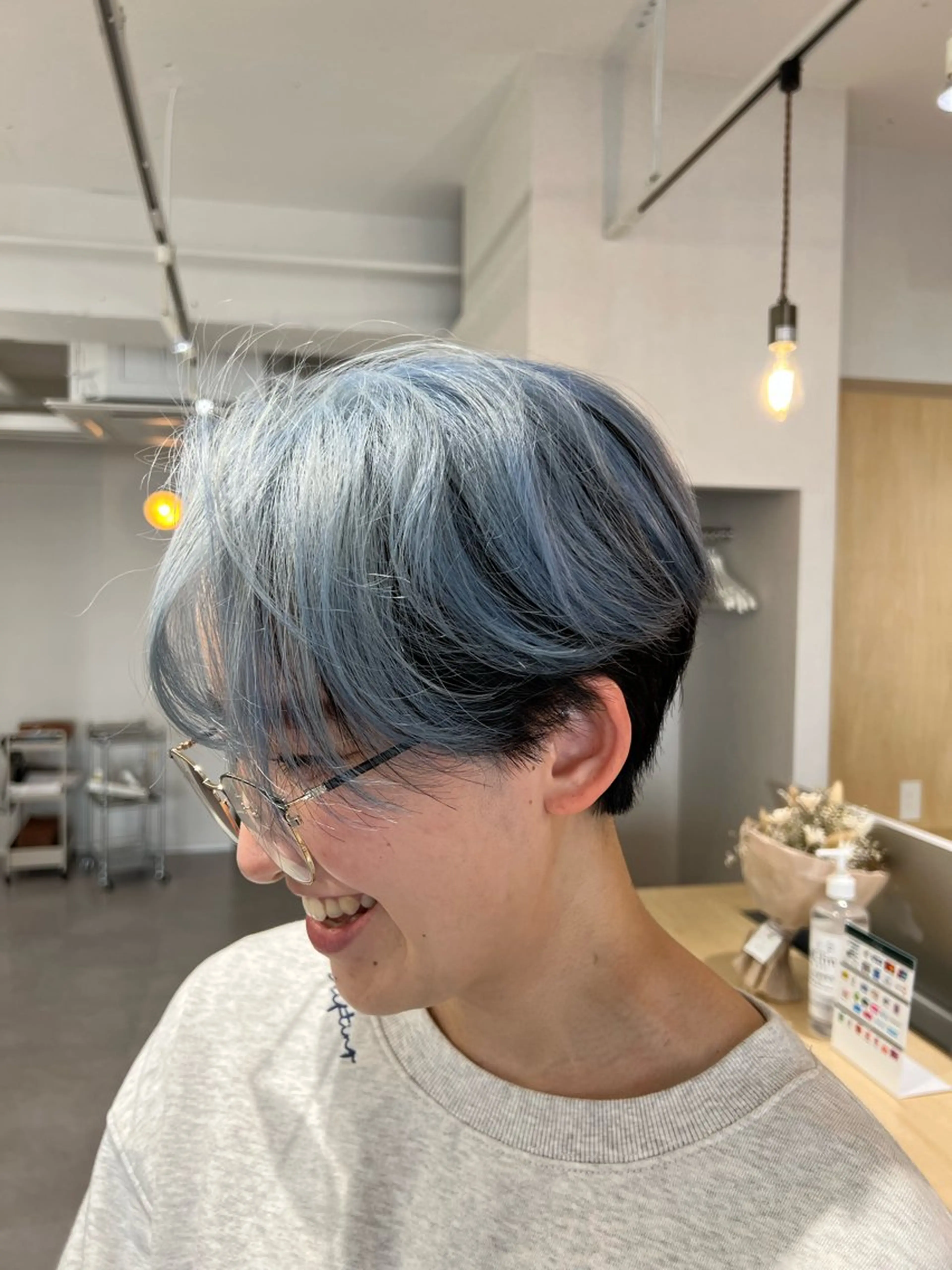 ショート カラー fleurir/ ハイトーン山本希来莉のヘアスタイル