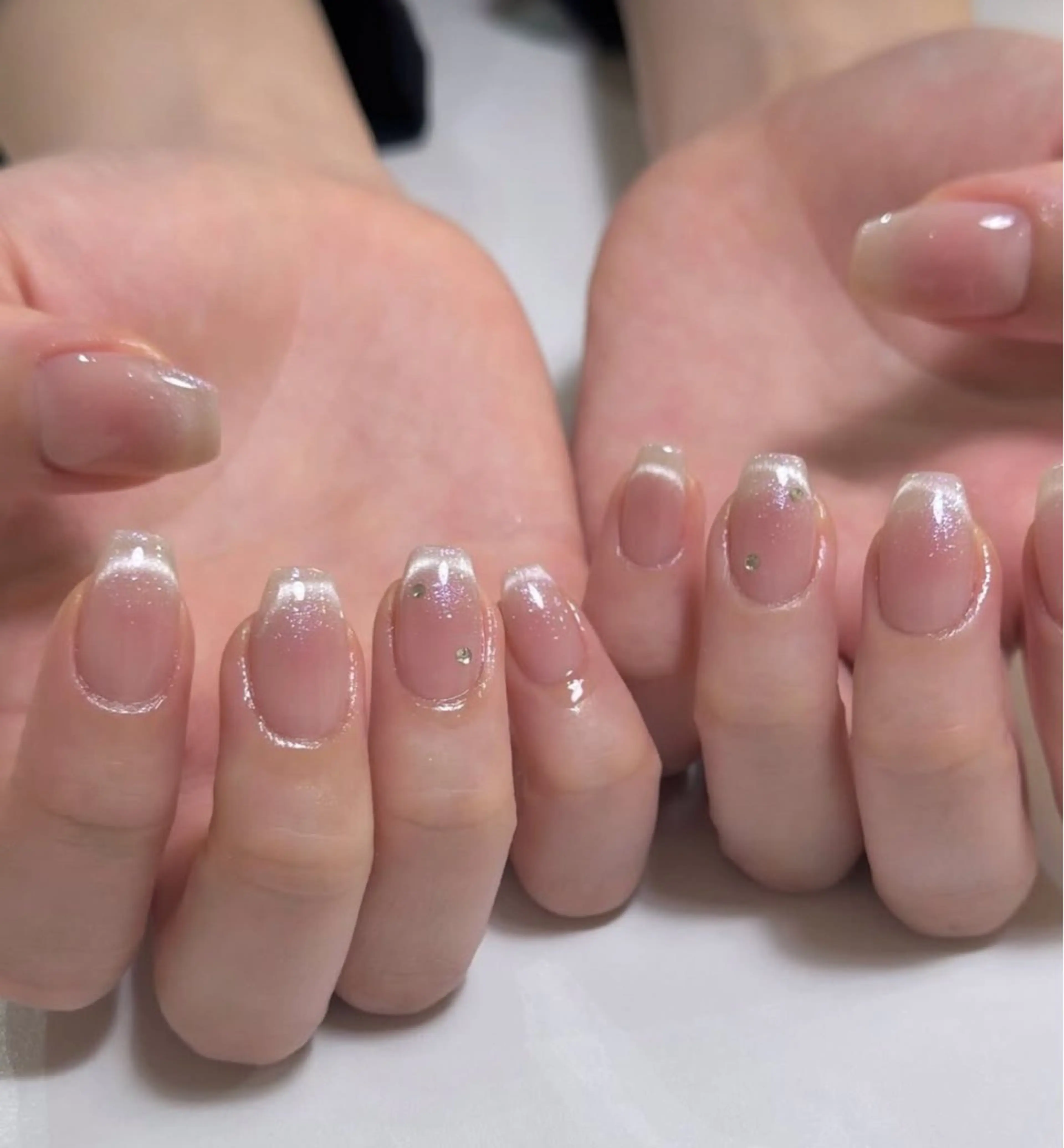 ネイル 長さ出し グラデーション キラキラネイル 韓国ネイル ラメ(グリッター) ハンドネイル ハンドケア Chisa Nail Studio所属・チ サのネイルデザイン
