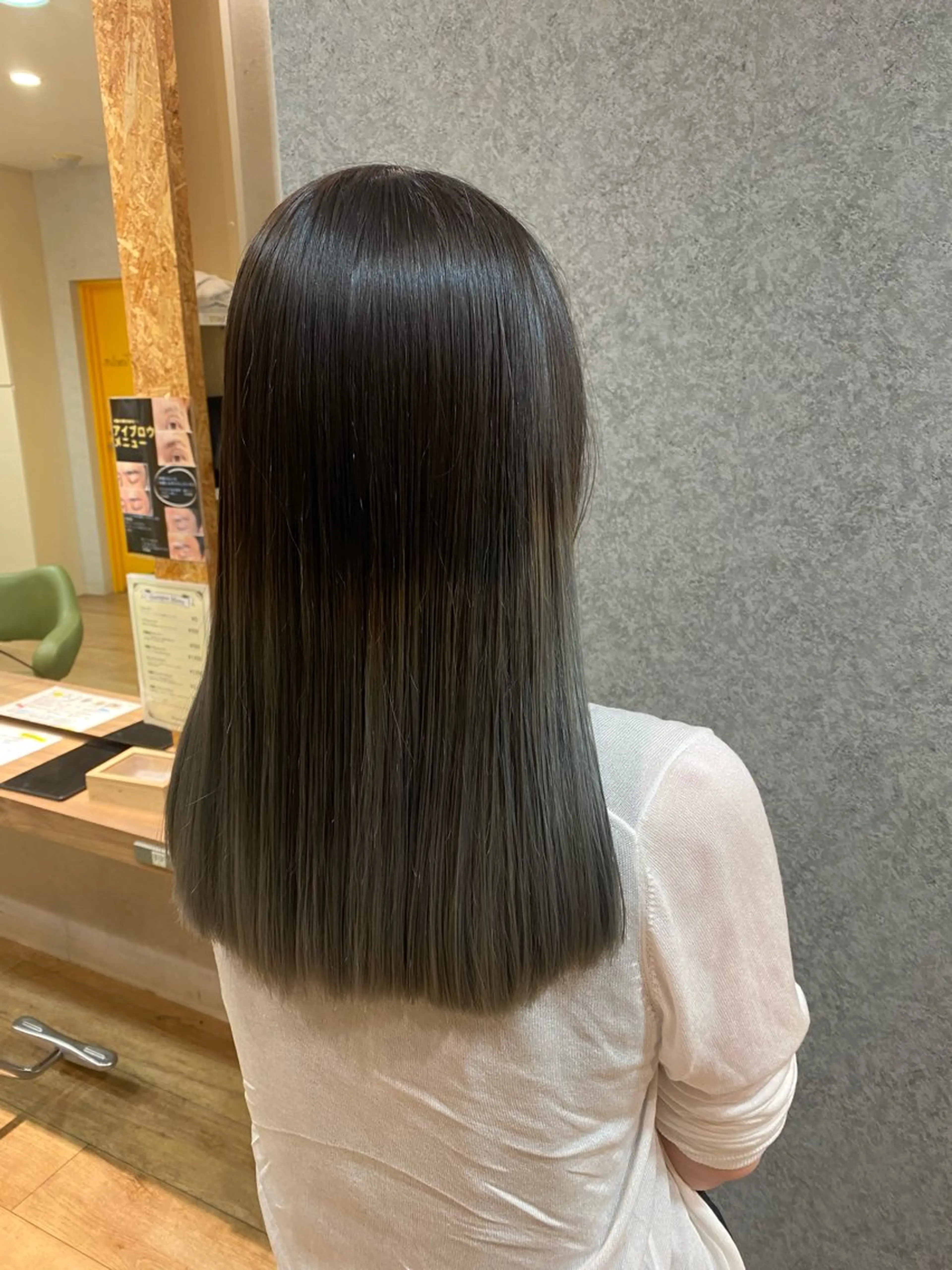 セミロング カット ヘアカラー 👾徐 涛👾のヘアスタイル