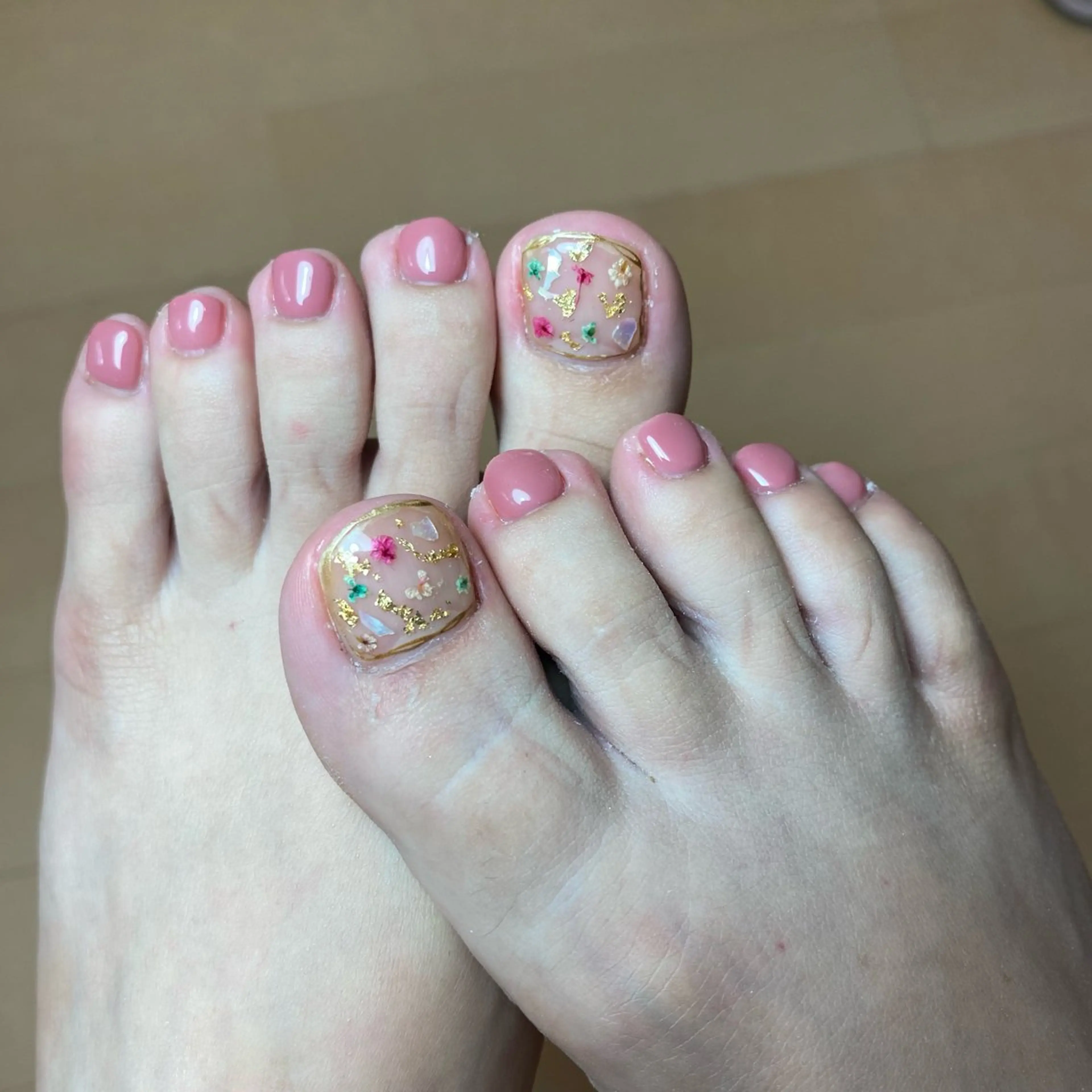 ネイル フラワーネイル フットネイル フットネイル COCO+所属・COCO +のエステ・リラクイメージ