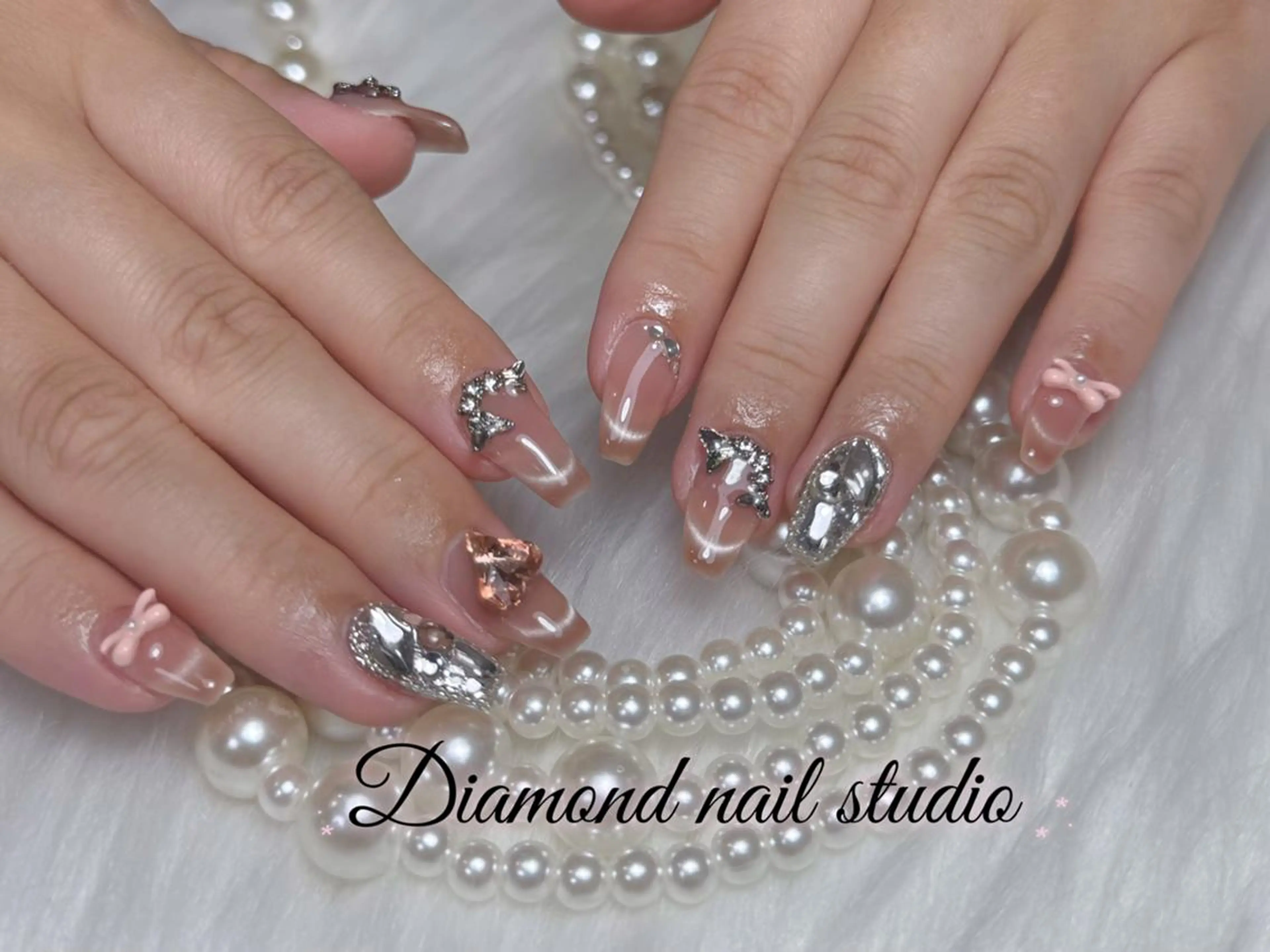 ネイル アートネイル オーロラネイル ガーリー キラキラネイル マグネットネイル ハンドネイル DIAMOND 💦のネイルデザイン