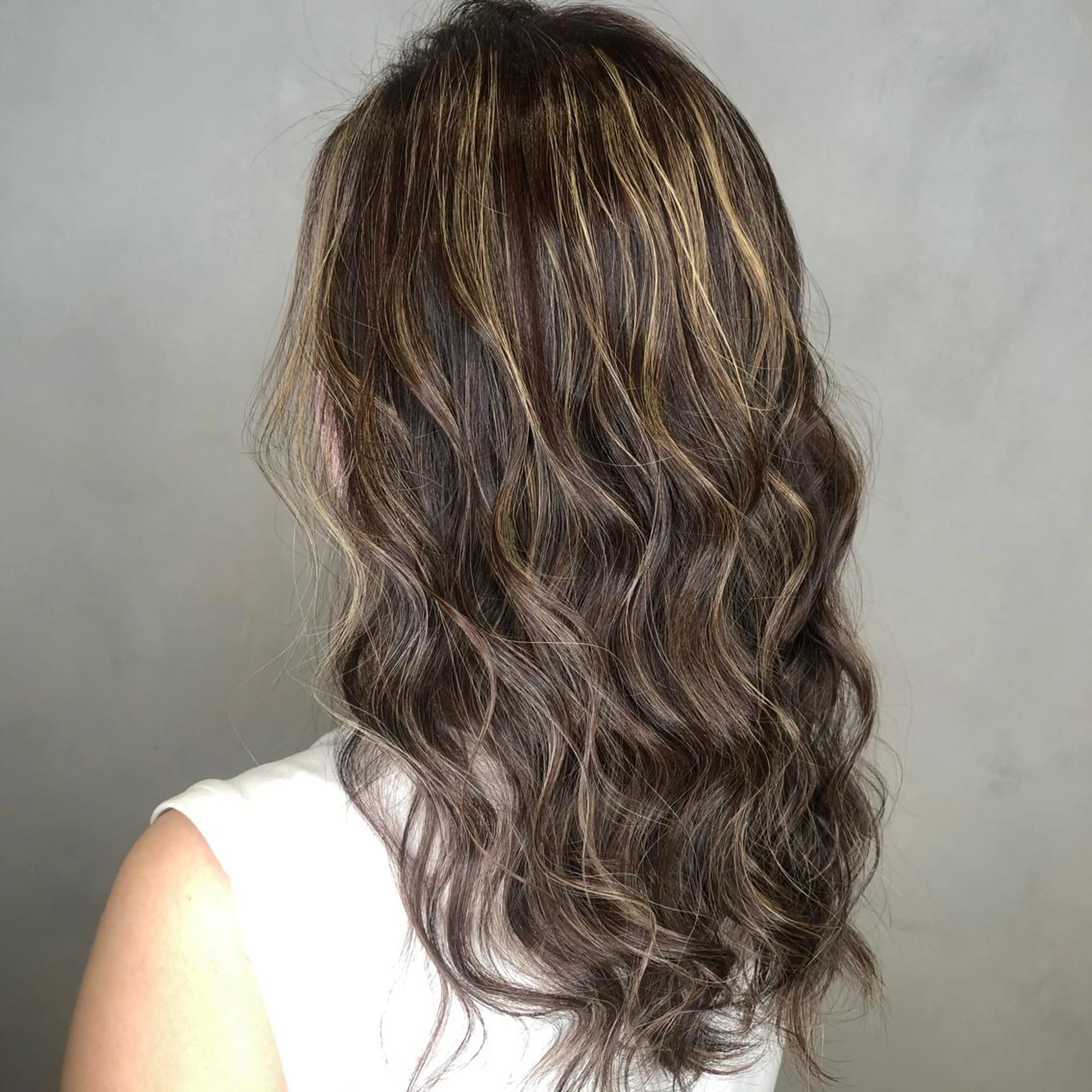 ロング カラー ハイライトカラー ハイライト ヘアカラー 井澤 和花のヘアスタイル