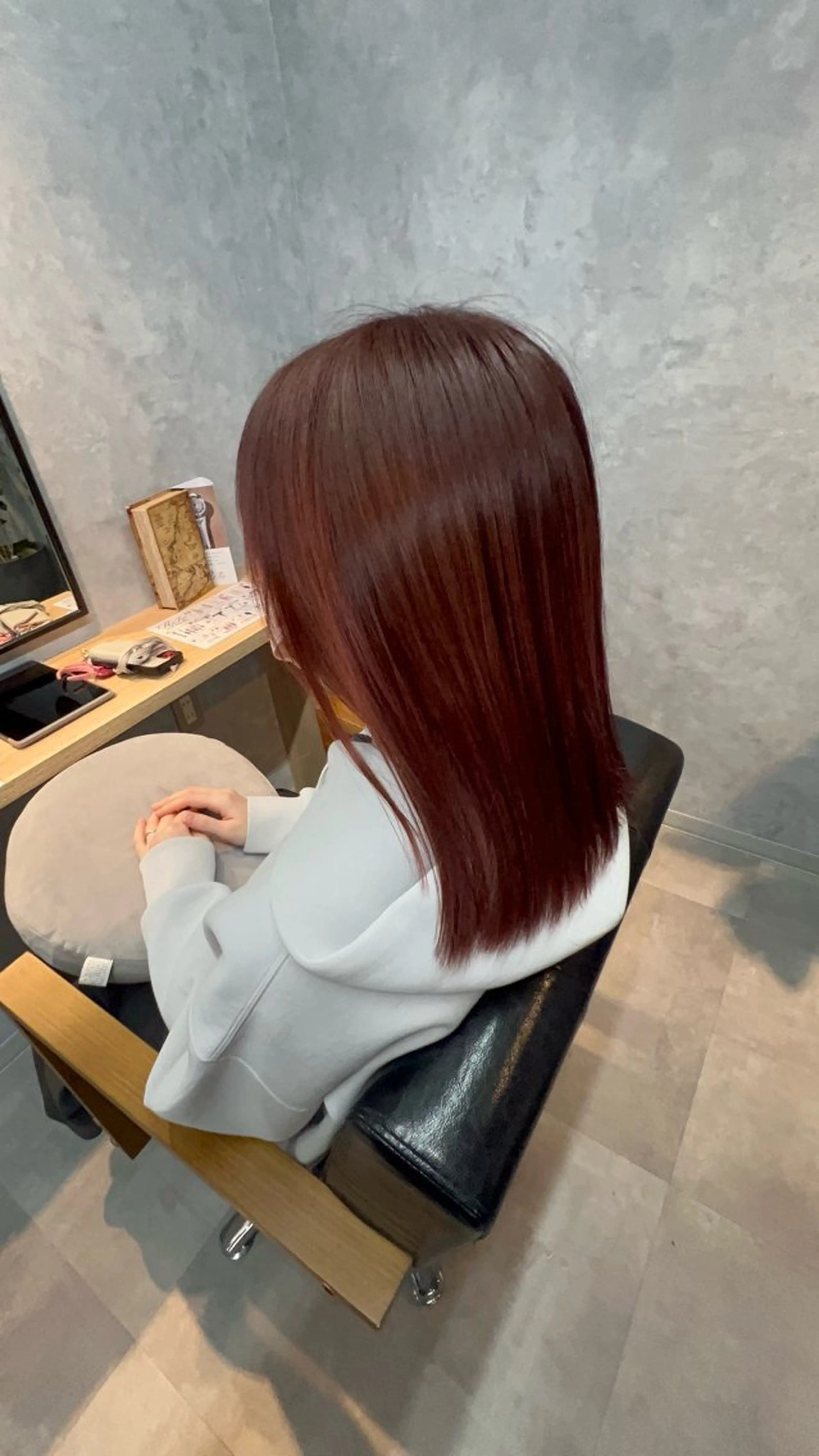 セミロング motoトップカラー リスト/ブリーチカラのヘアスタイル