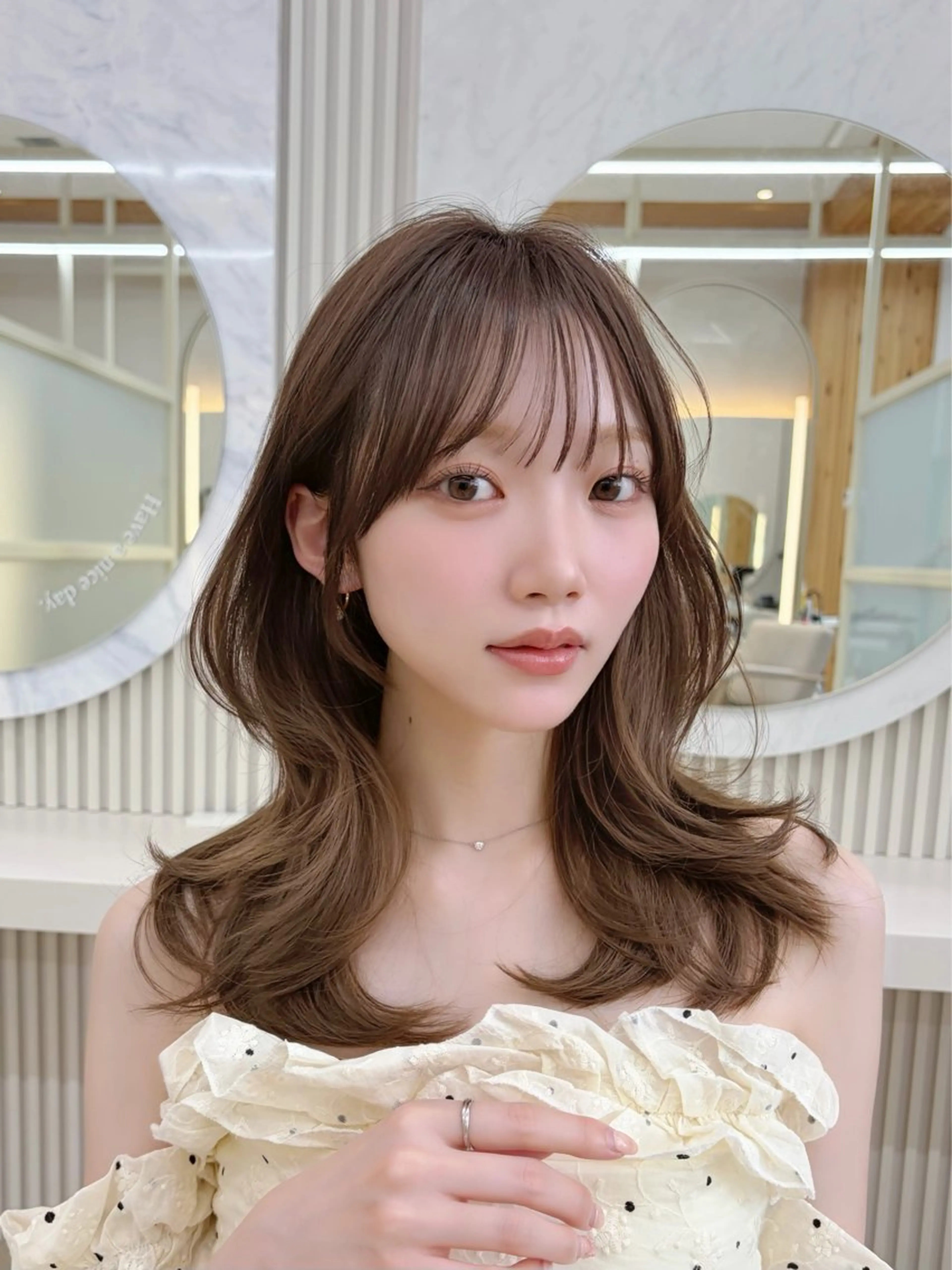 セミロング カット ヘアカラー トリートメント oto🤍×美髪× ゆるふわレイヤーのヘアスタイル