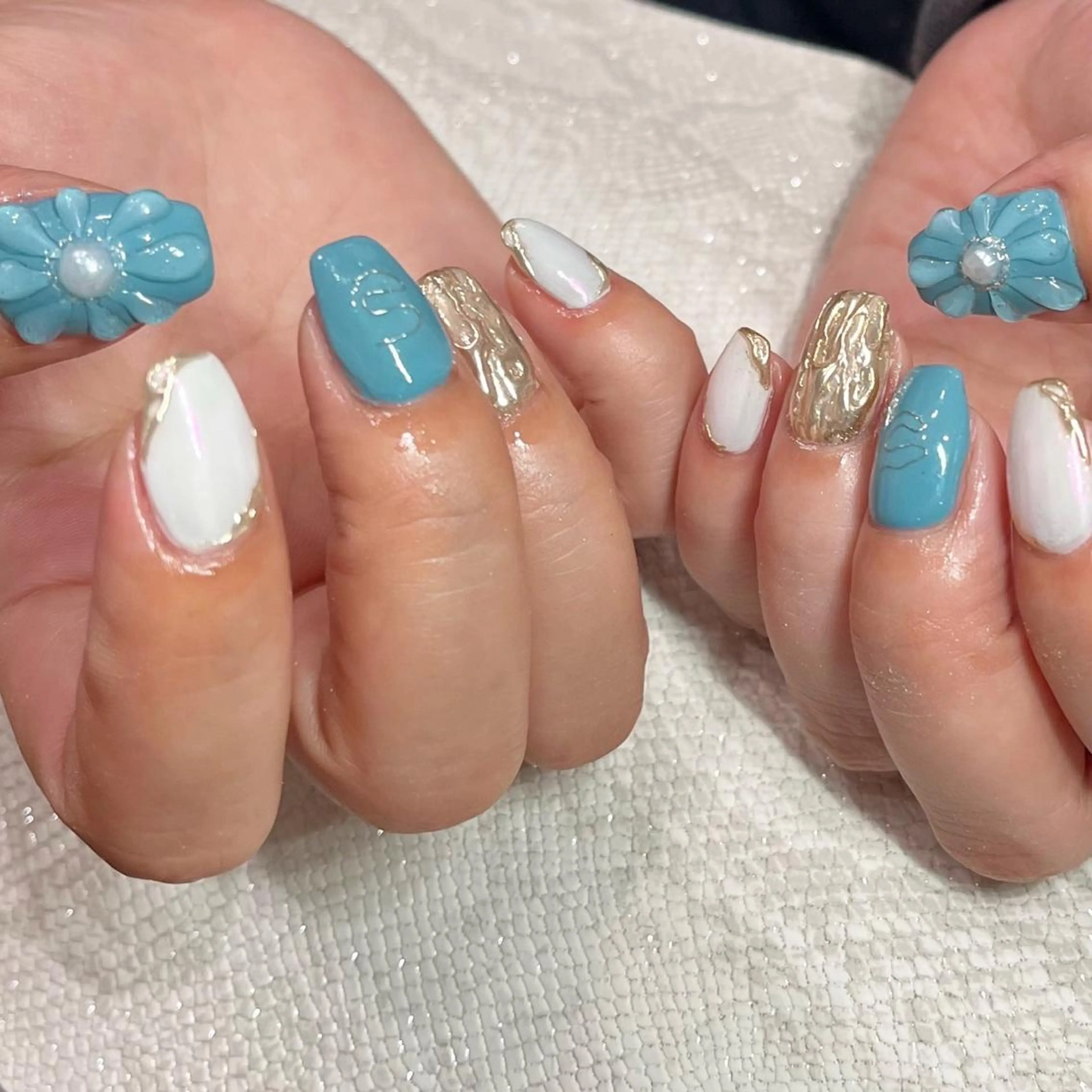 ミディアム カラー パーマ ヘアアレンジ メンズ キッズ ネイル マツエク・マツパ アイブロウ メンズ韓国風 韓国風マツエク 韓国風ヘア オーロラネイル クリアネイル ハンドネイル Salon Kのネイルデザイン