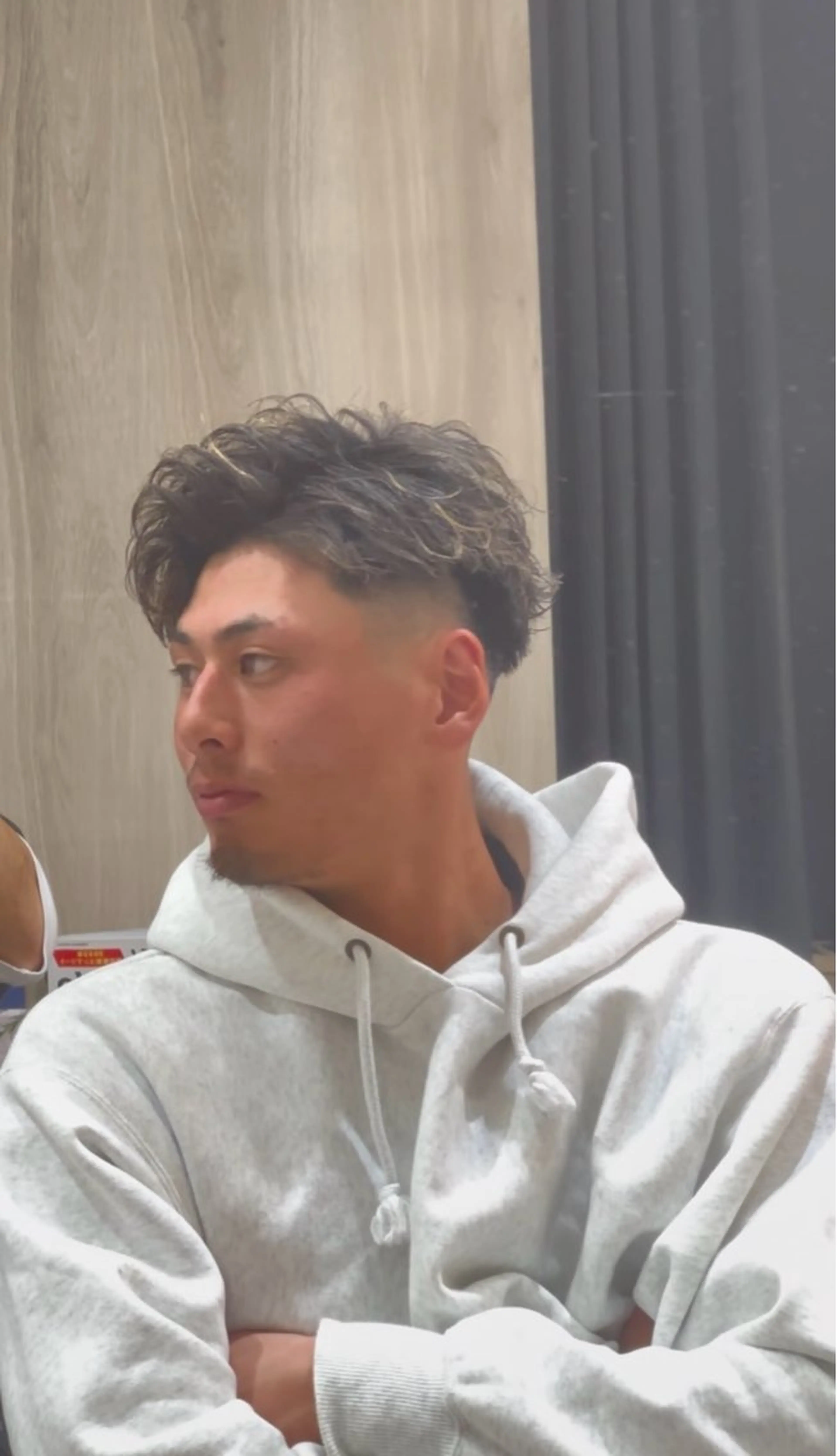 ショート メンズ アップバング かきあげバング Chere ore 新金岡所属・ツイスパ/フェード /辻諒哉のヘアスタイル