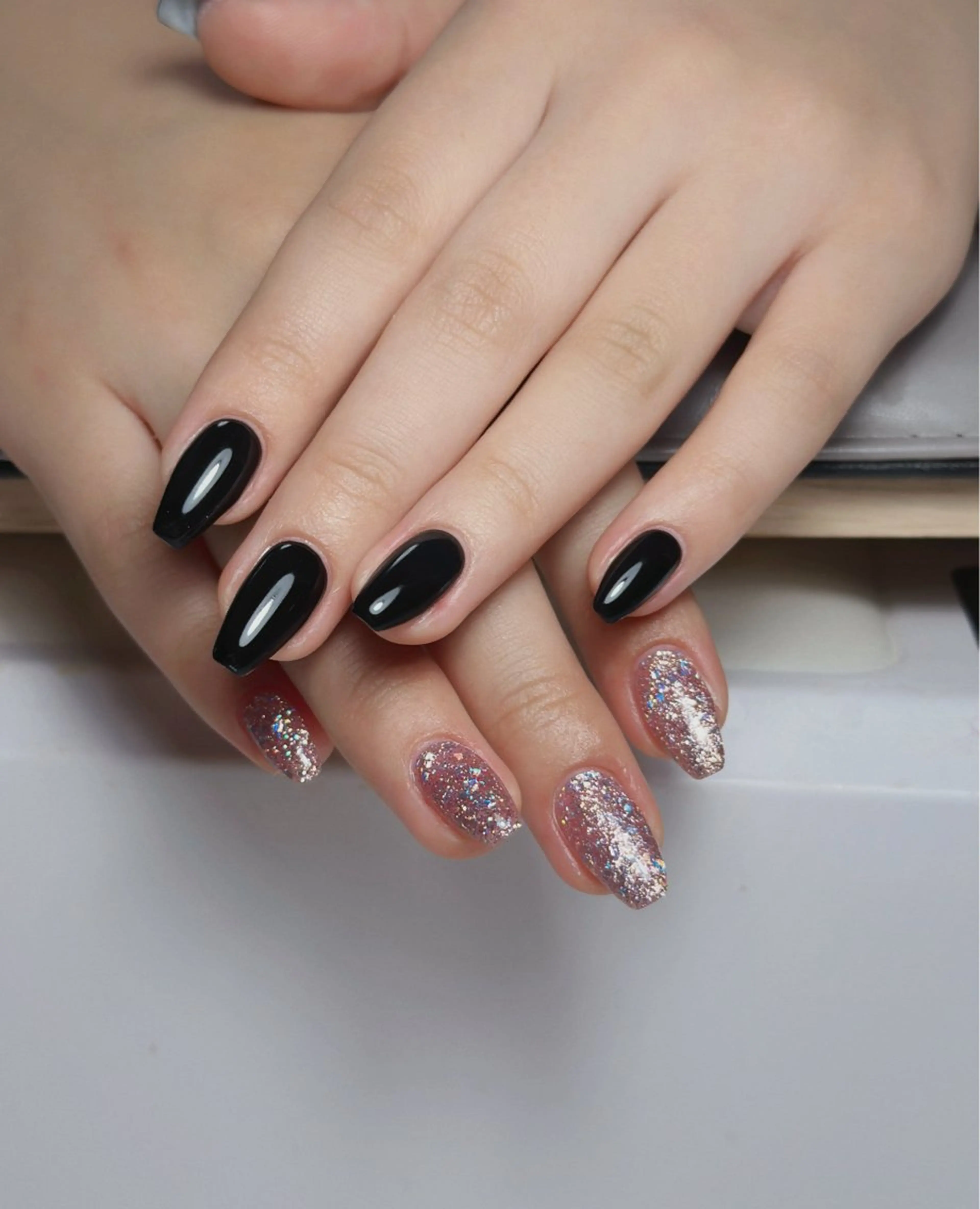 ネイル オーロラネイル 長さ出し フットネイル ラメ(グリッター) ラメグラデーション ハンドネイル 👍thumbs up nail👍のネイルデザイン