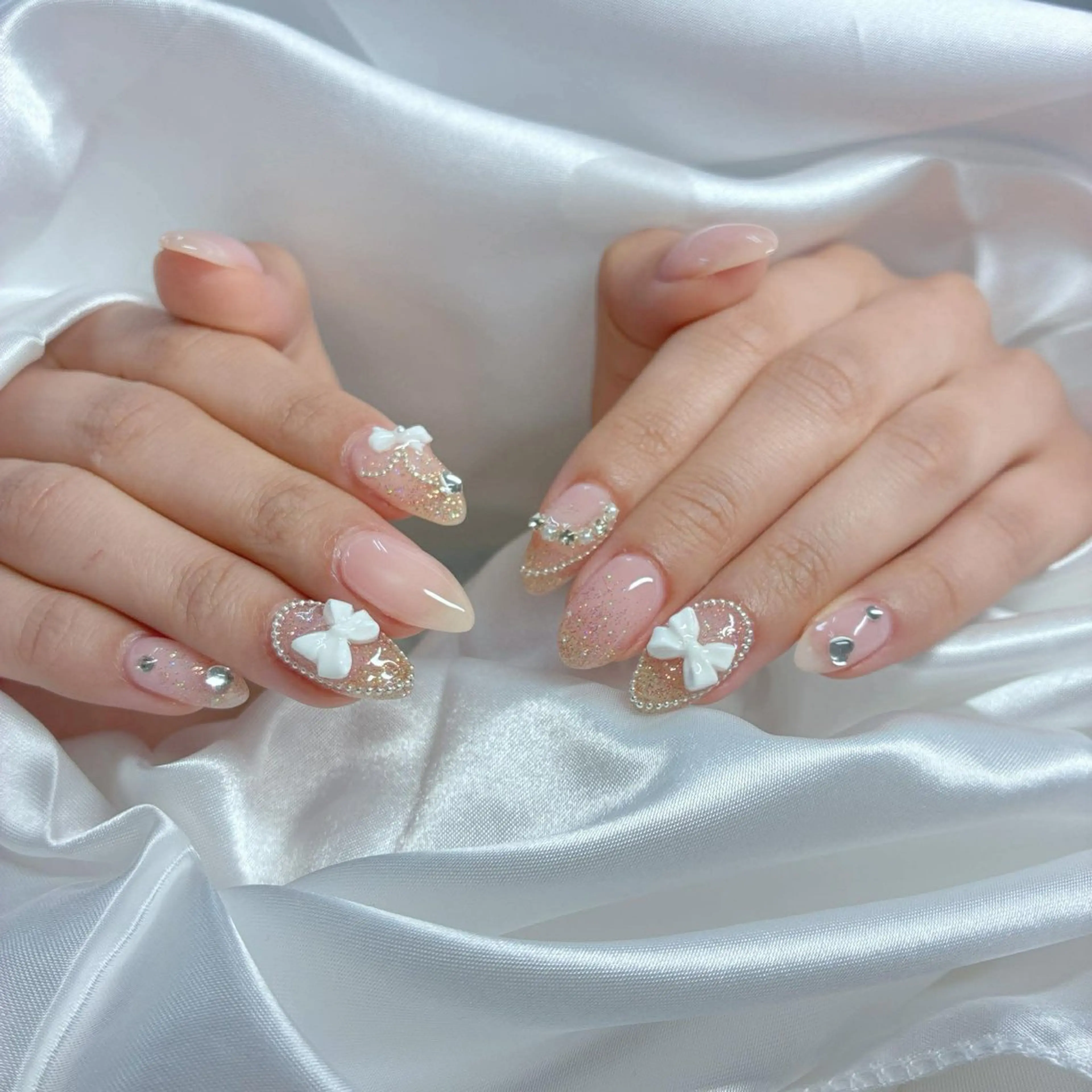 ネイル 桜ネイル フレンチネイル グラデーション 韓国ネイル マグネットネイル ハンドネイル ハンドケア Hara Nail 【パラジェル使用】のネイルデザイン