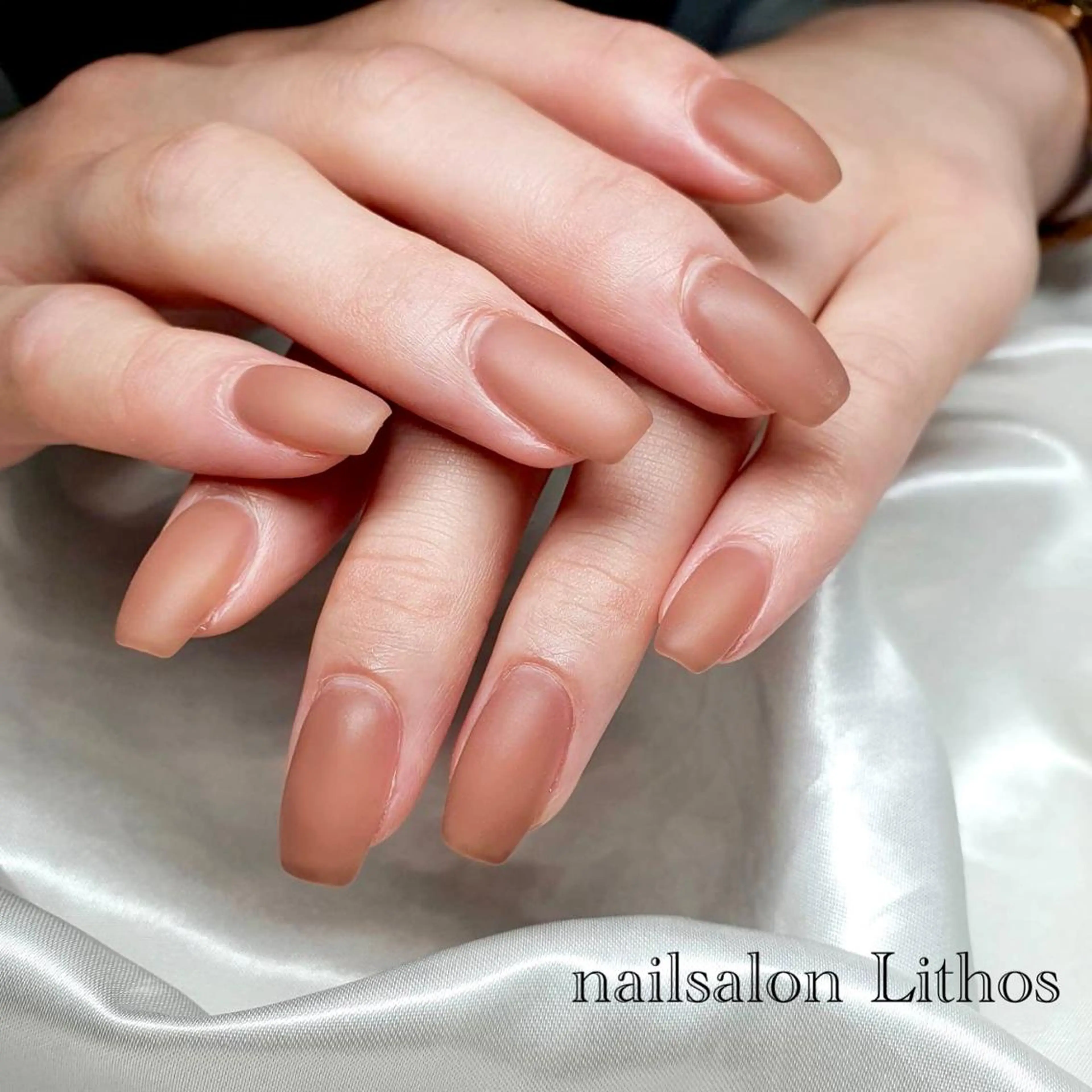 ネイル ブラウン マットネイル ハンドネイル nailsalon Lithos所属・nailsalon Recontreのネイルデザイン