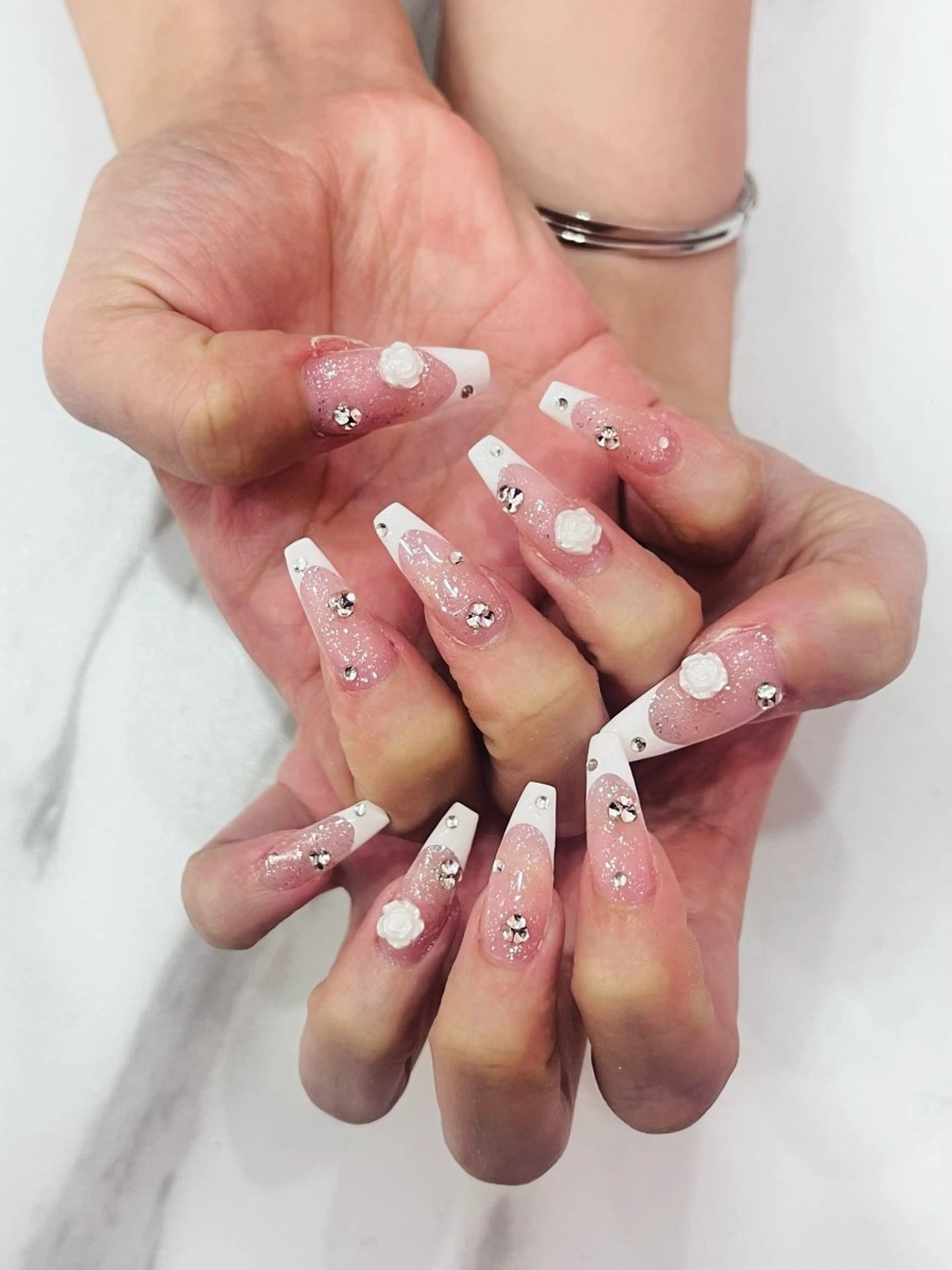 ネイル ロングネイル スカルプネイル ワンホンネイル beautysalon,icy所属・矢野 愛璃のネイルデザイン