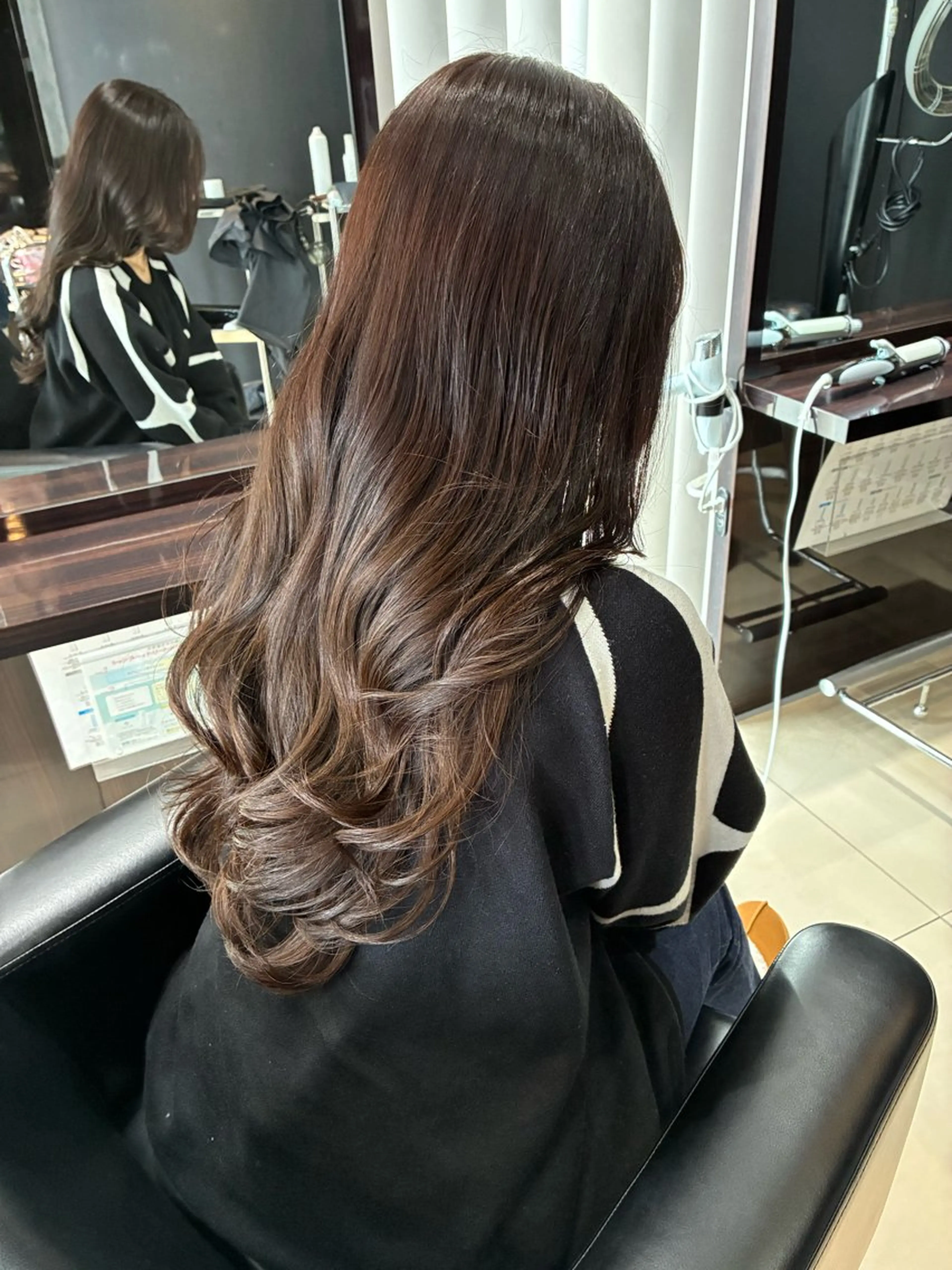 ロング 鷹尾 汐音のヘアスタイル