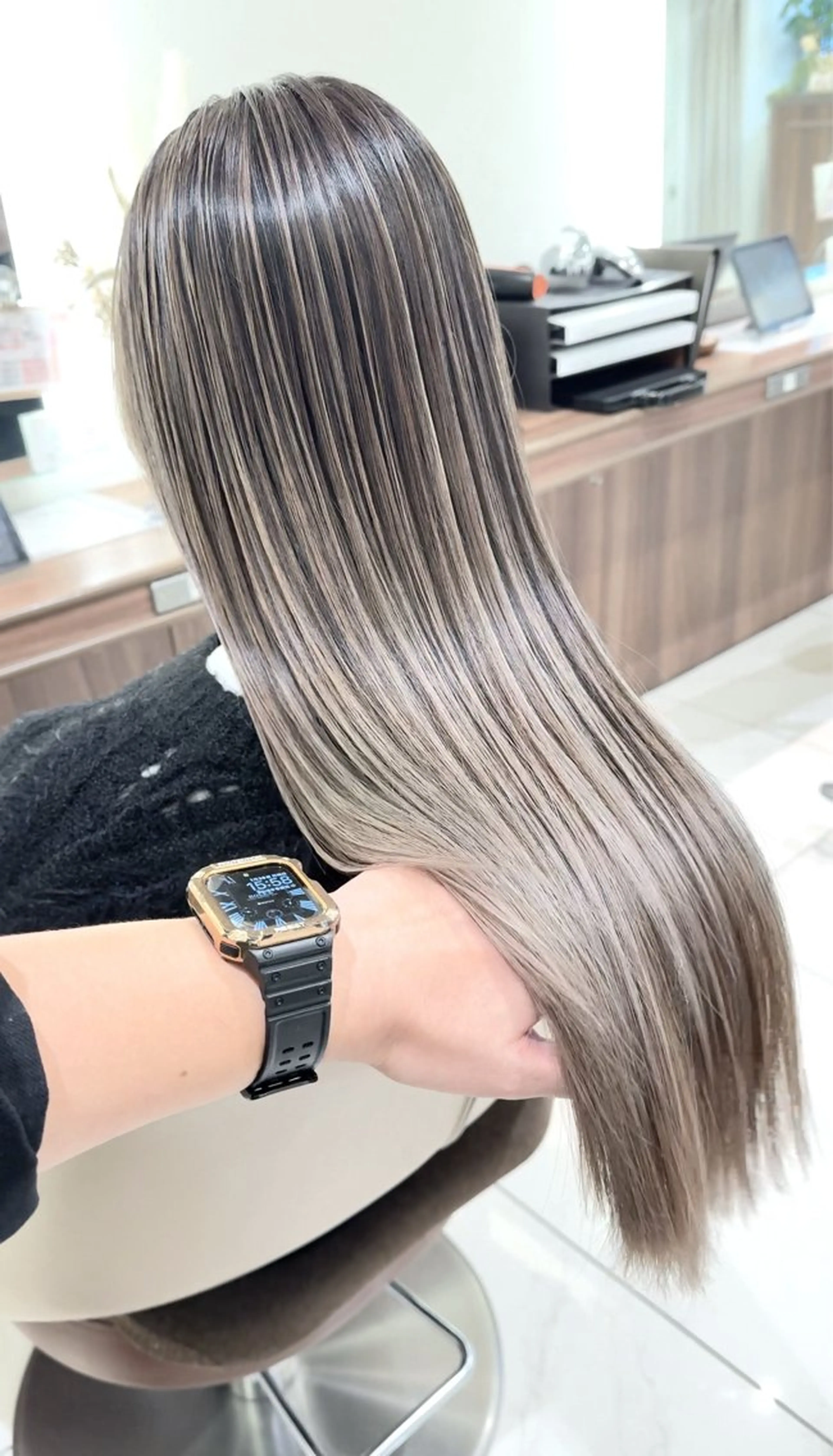 ロング カラー バレイヤージュ 髪質改善 レイヤーカット カット ヘアカラー トリートメント 山崎俊輔/髪質改善 /バレイヤージュのヘアスタイル