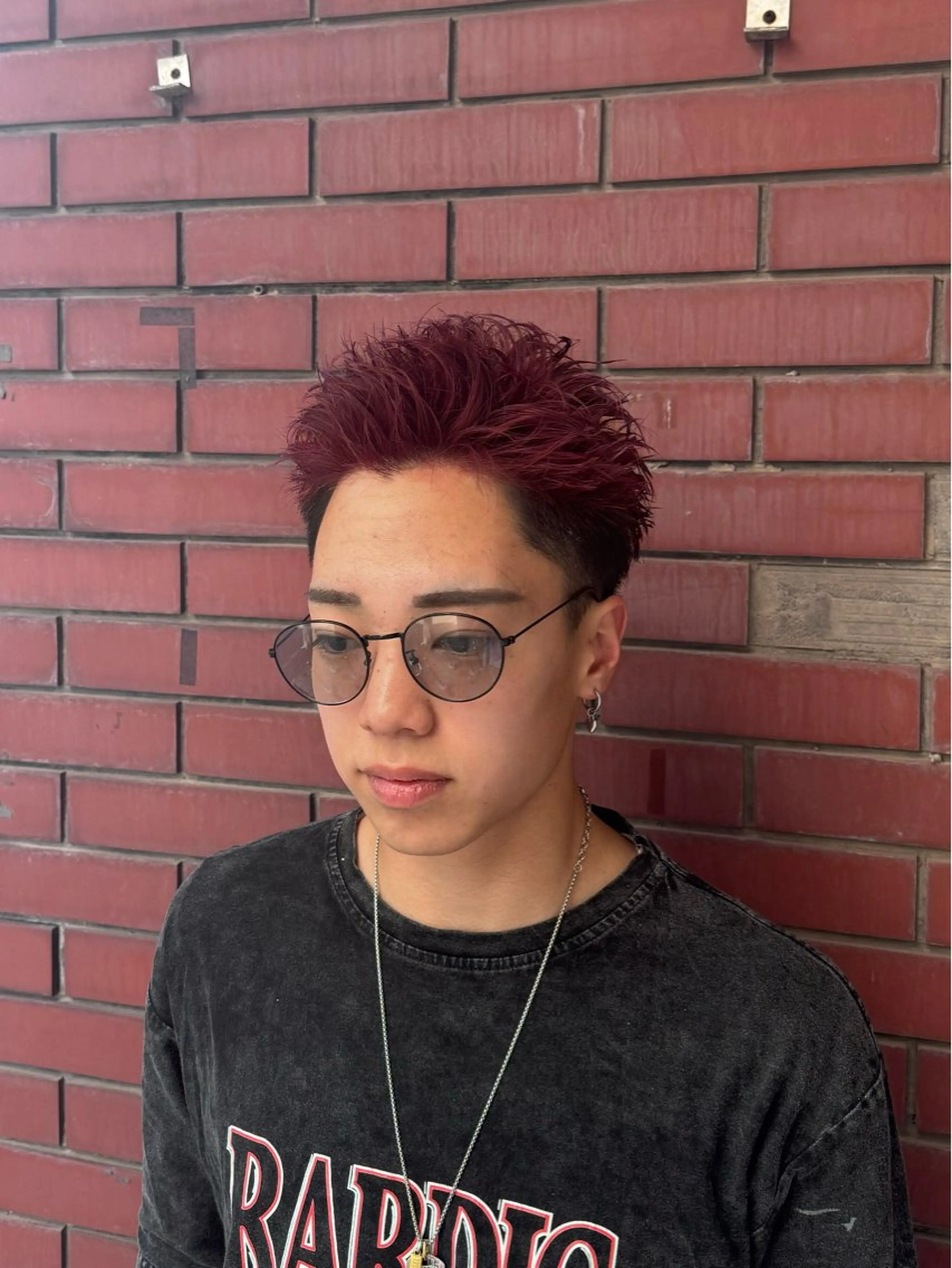 ショート カラー メンズ スパイキーショート 刈り上げ ボルドーカラー ダブルカラー ショートヘア カット ヘアカラー 柏メンズカットパーマ NO.1タイチのヘアスタイル