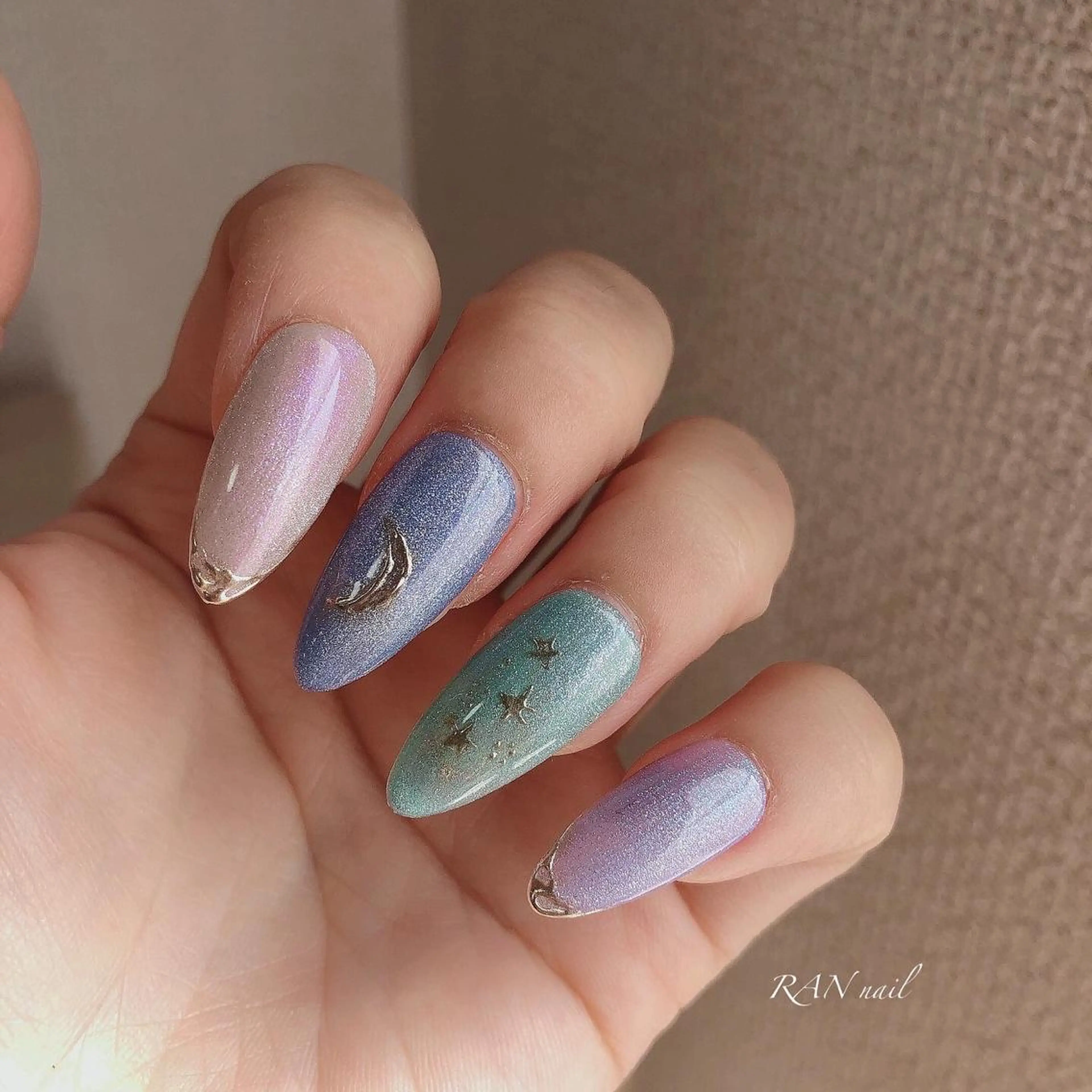 ネイル ブルー ジェルネイル グリーン キラキラネイル マグネットネイル RAN nail 〜ランネイル〜所属・RAN nailのネイルデザイン