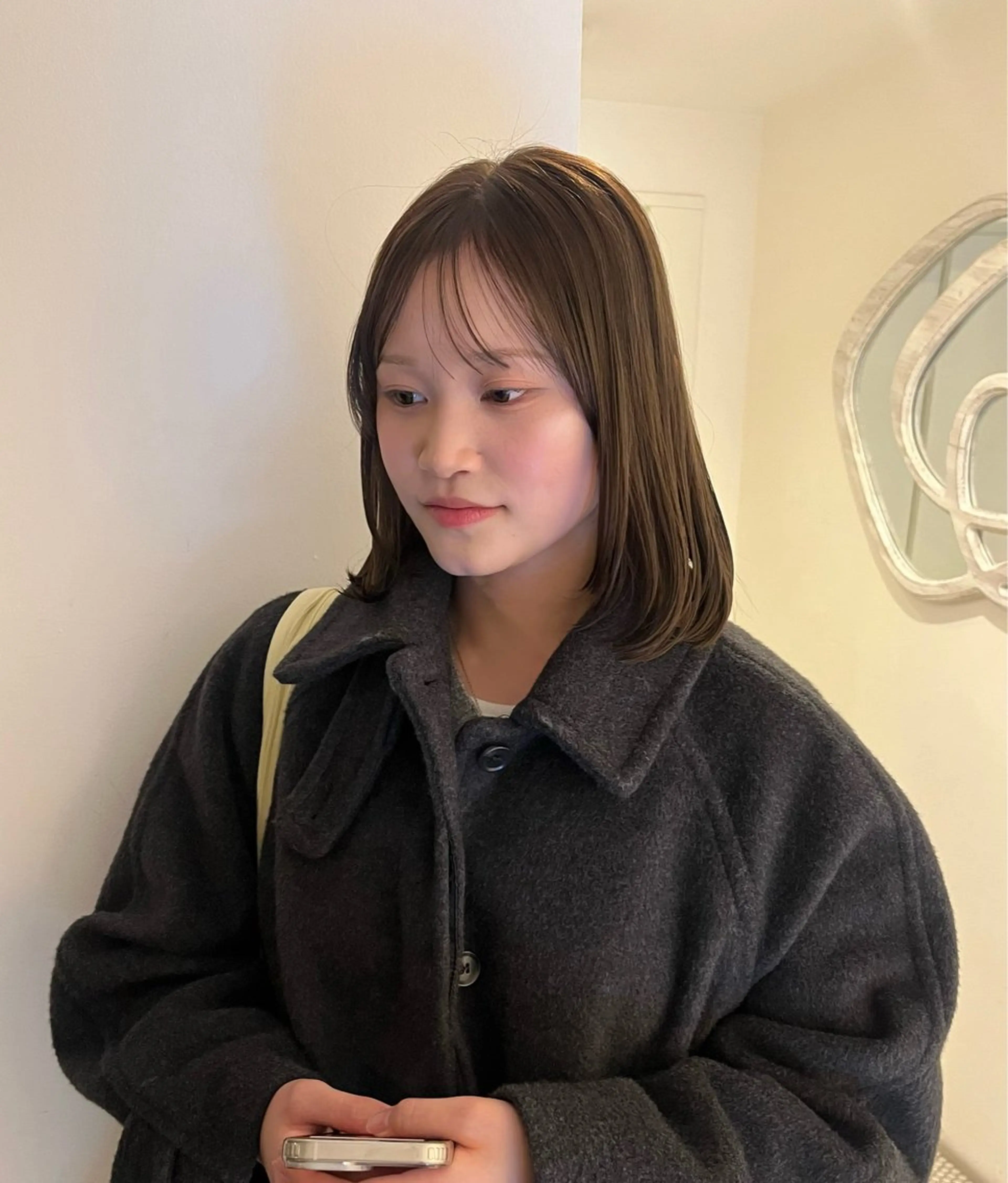 ミディアム カット ヘアカラー トリートメント あやか/ベージュ /透け感カラーのヘアスタイル