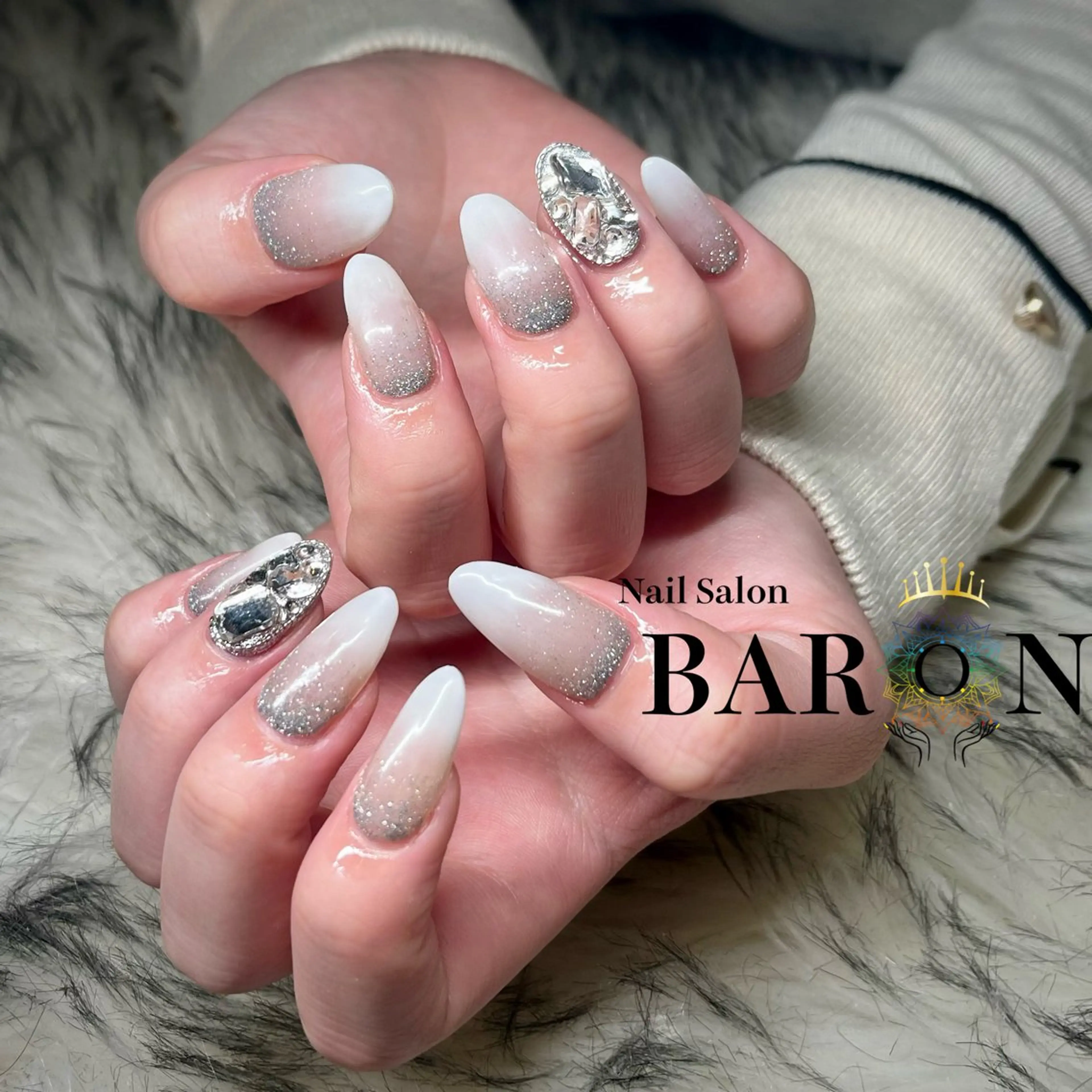 ネイル ホワイト ハンドネイル ☆SAKI☆ BARON 店長のネイルデザイン