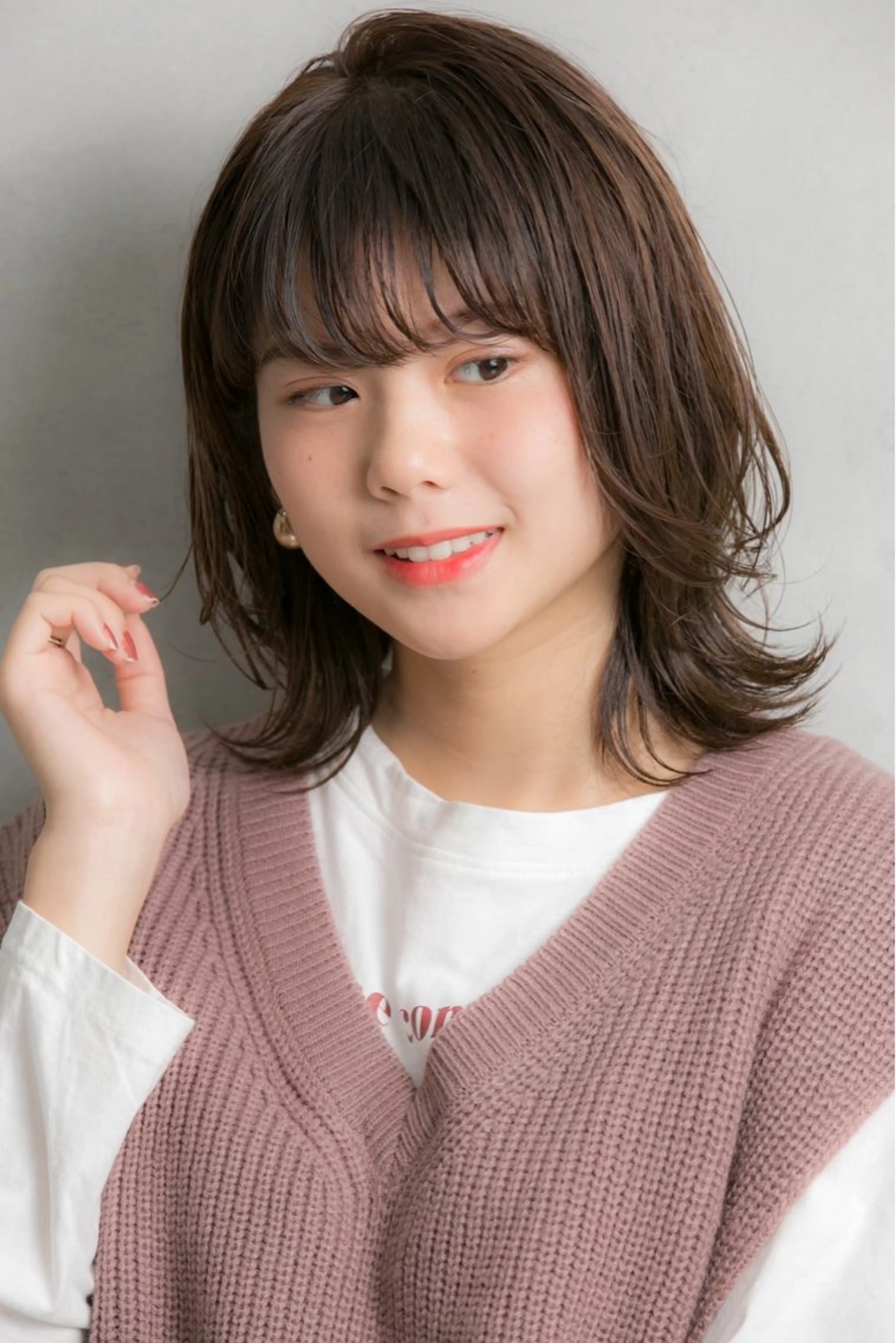 ミディアム カラー 透明感カラー くびれヘア 巻けるケア縮毛矯正✨ ケアカラー✨山下のヘアスタイル