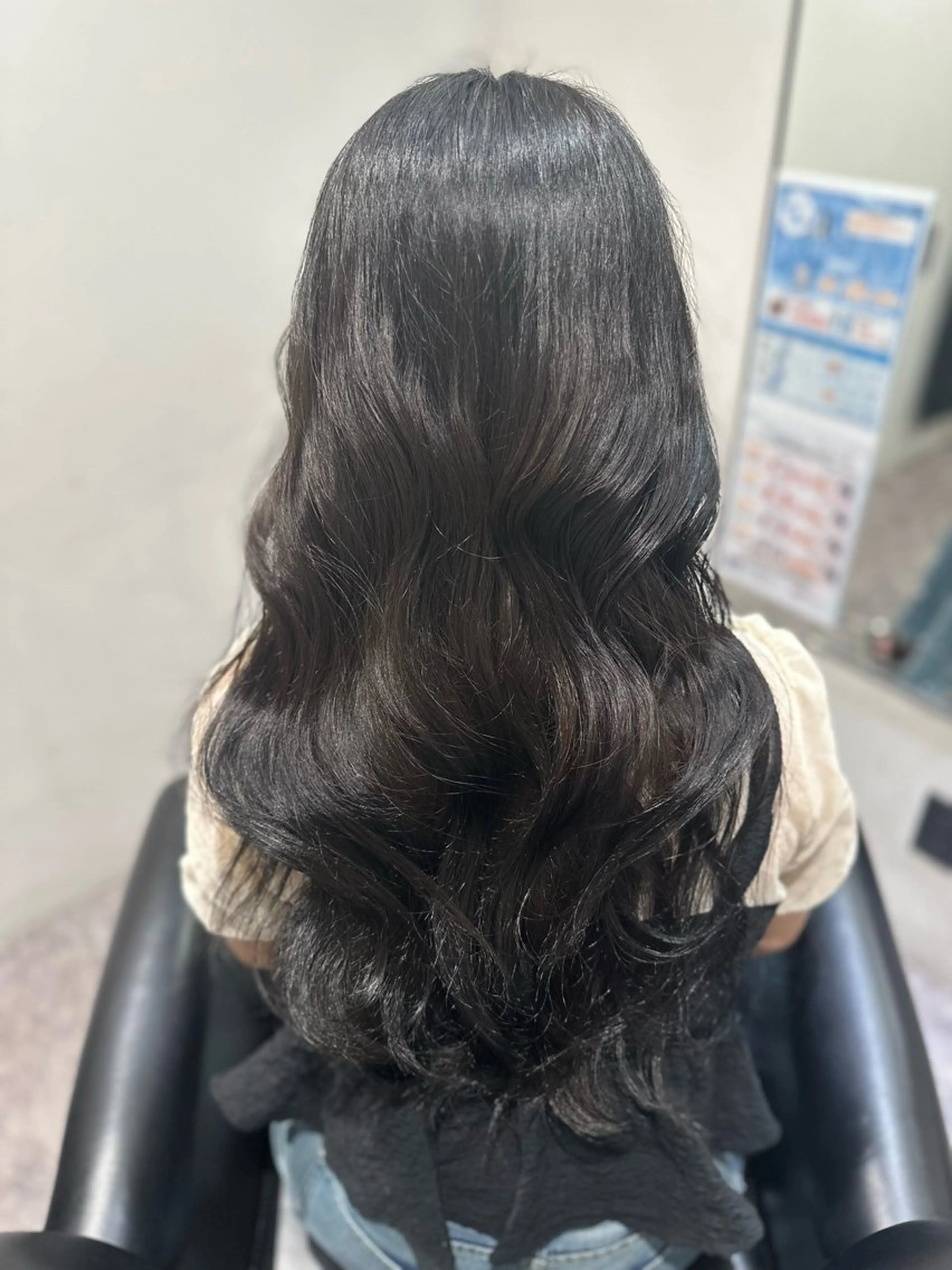 ロング カラー ヘアカラー 平田 七海のヘアスタイル