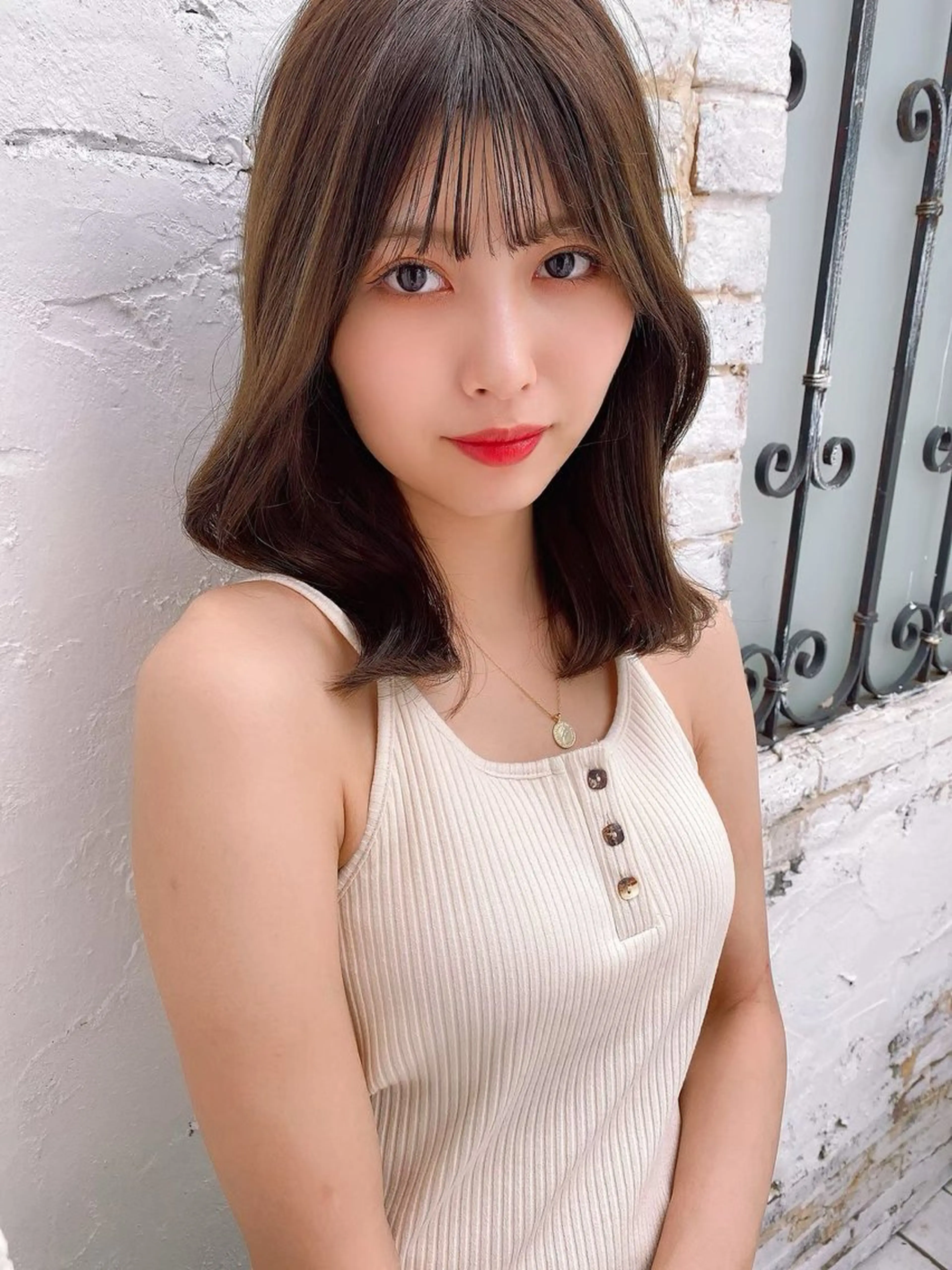 ミディアム カット ヘアカラー トリートメント 新宿/韓国レイヤー/ 顔周りカット松本美晴のヘアスタイル