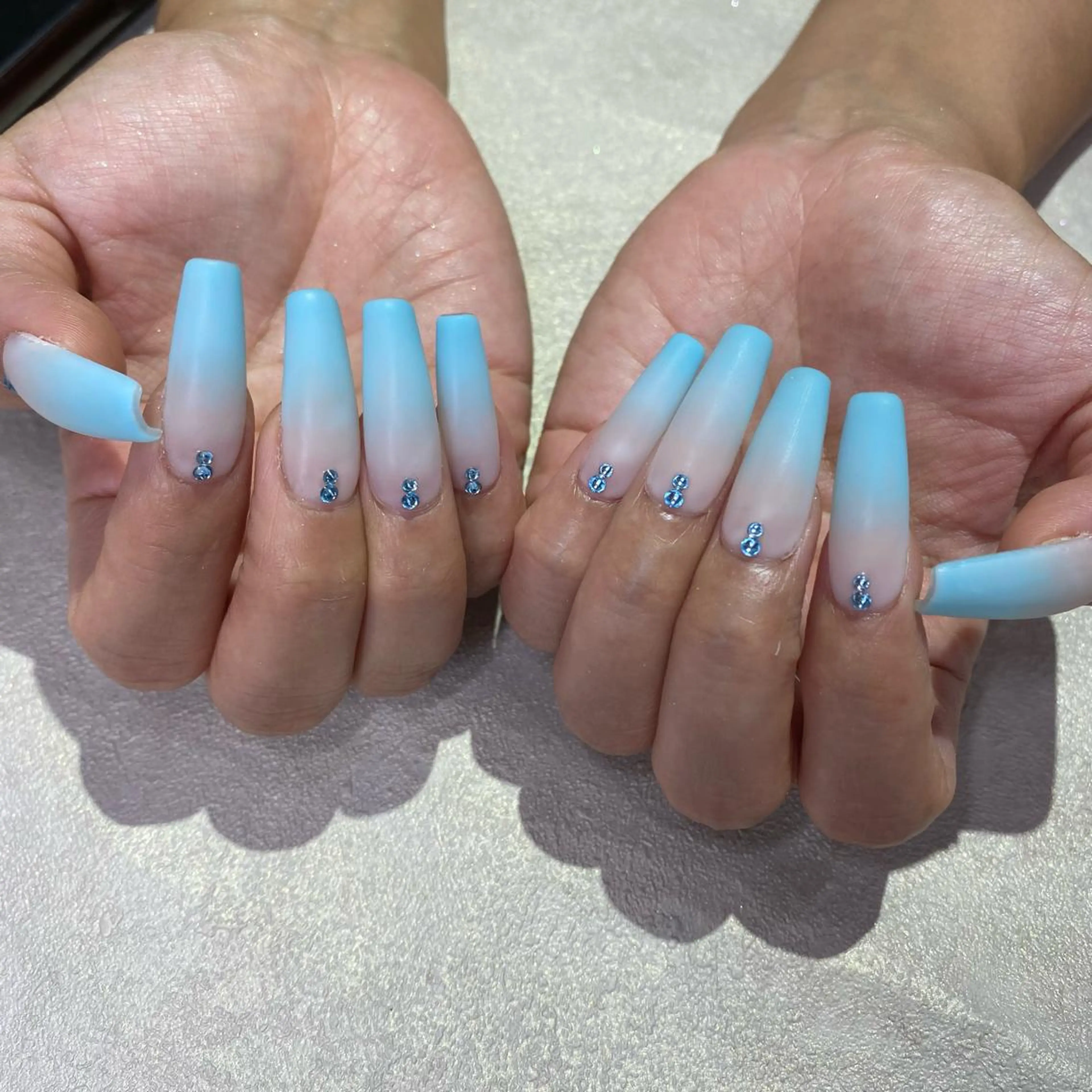 ネイル ハンドネイル Amber21.所属・Nagahama Akariのネイルデザイン