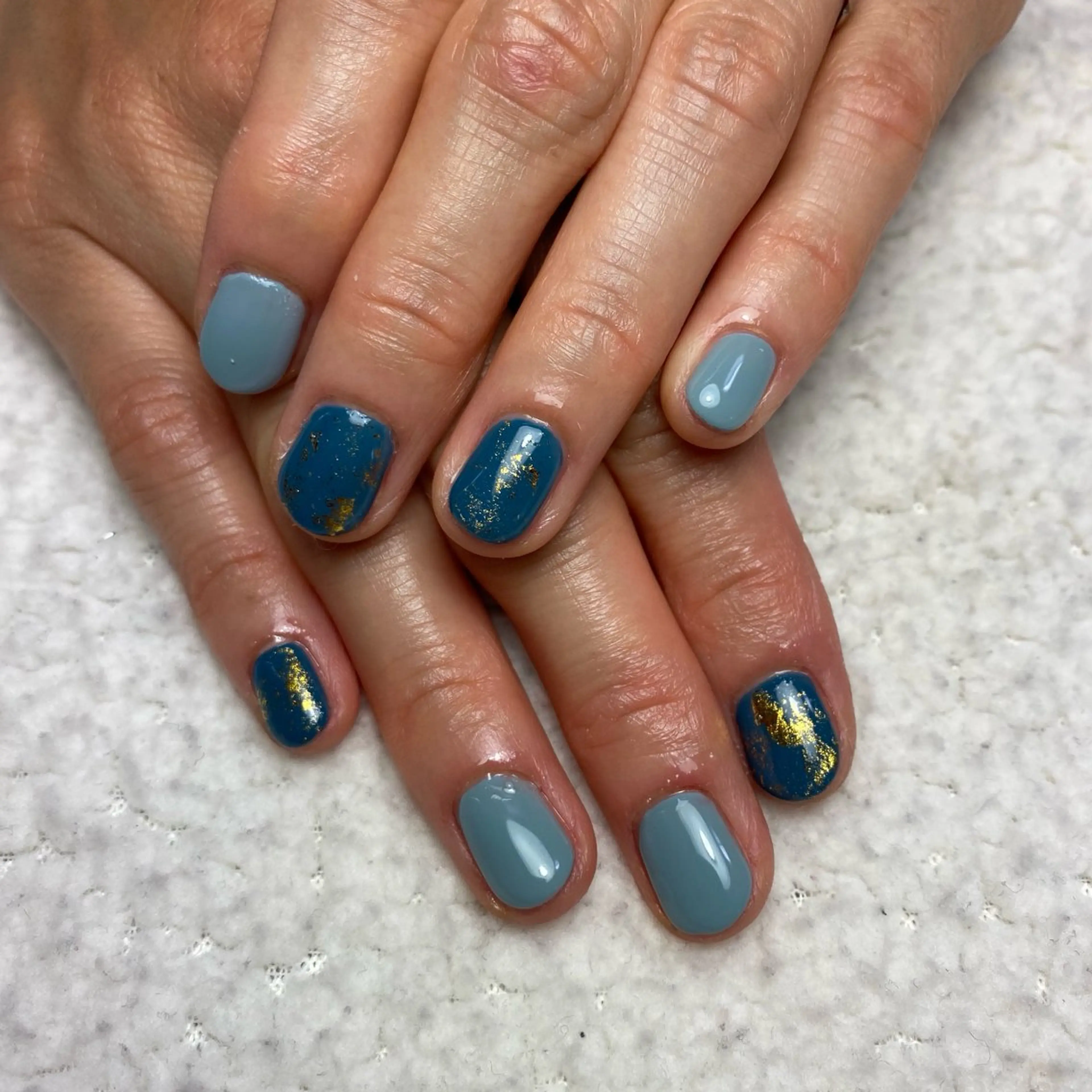 ネイル ブルー シンプルネイル ハンドネイル COCO+所属・COCO +のエステ・リラクイメージ