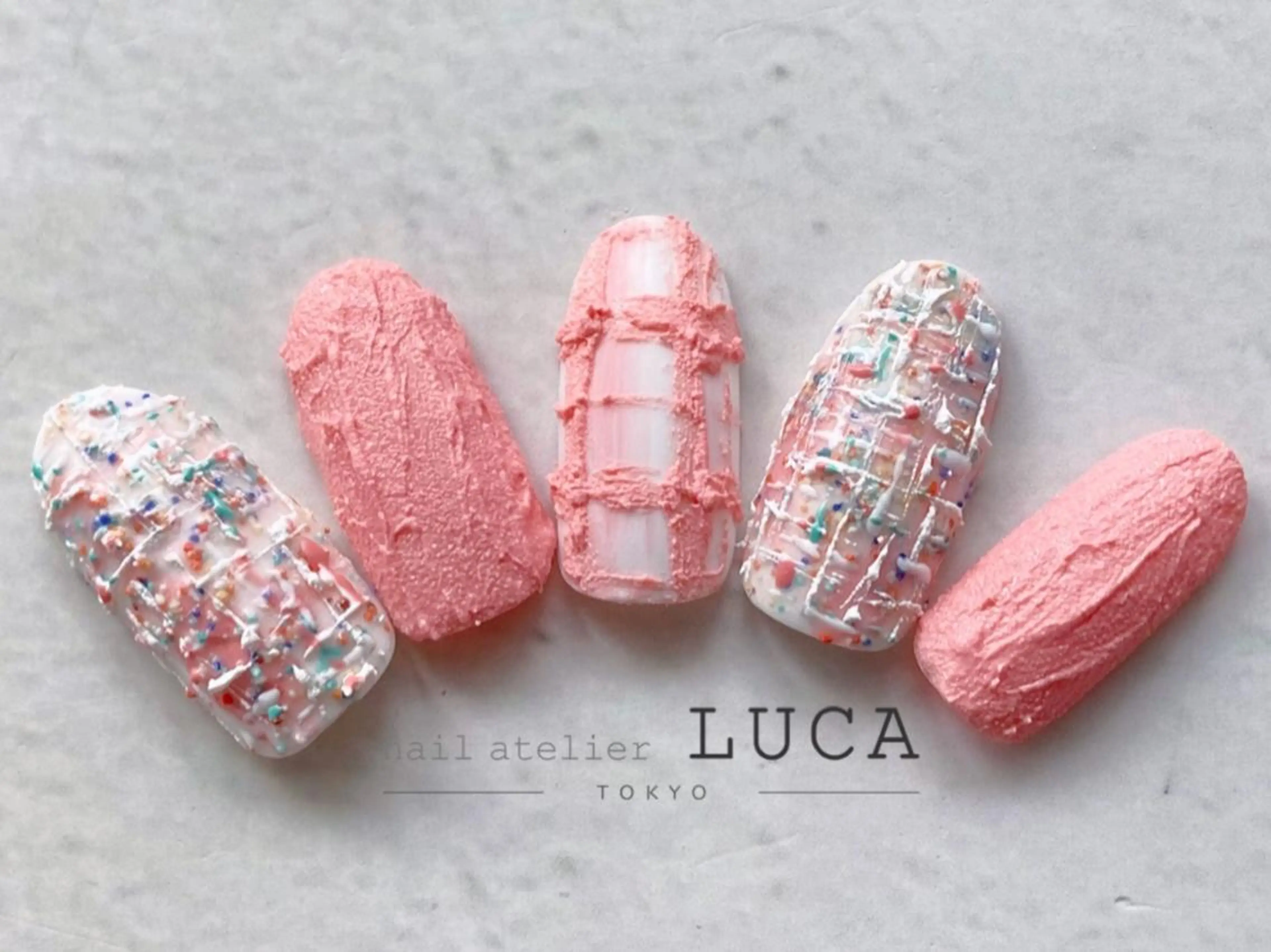 ネイル アートネイル オーロラネイル クリアネイル 長さ出し フットネイル ハンドネイル ネイルアトリエルカ スタッフのネイルデザイン