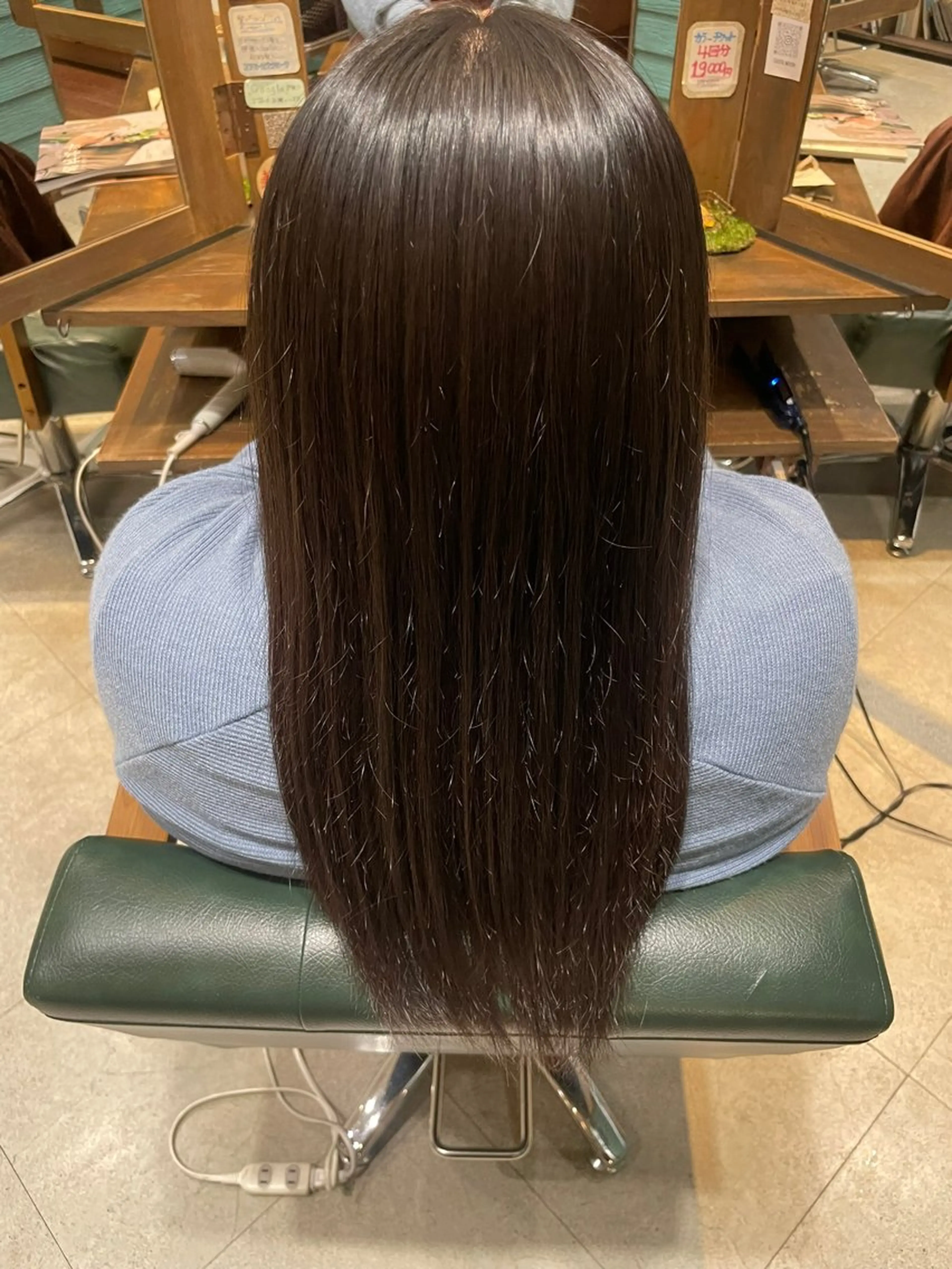 ロング カラー ヘアカラー カシータヘアリゾート千年店所属・菱田 天斗のヘアスタイル