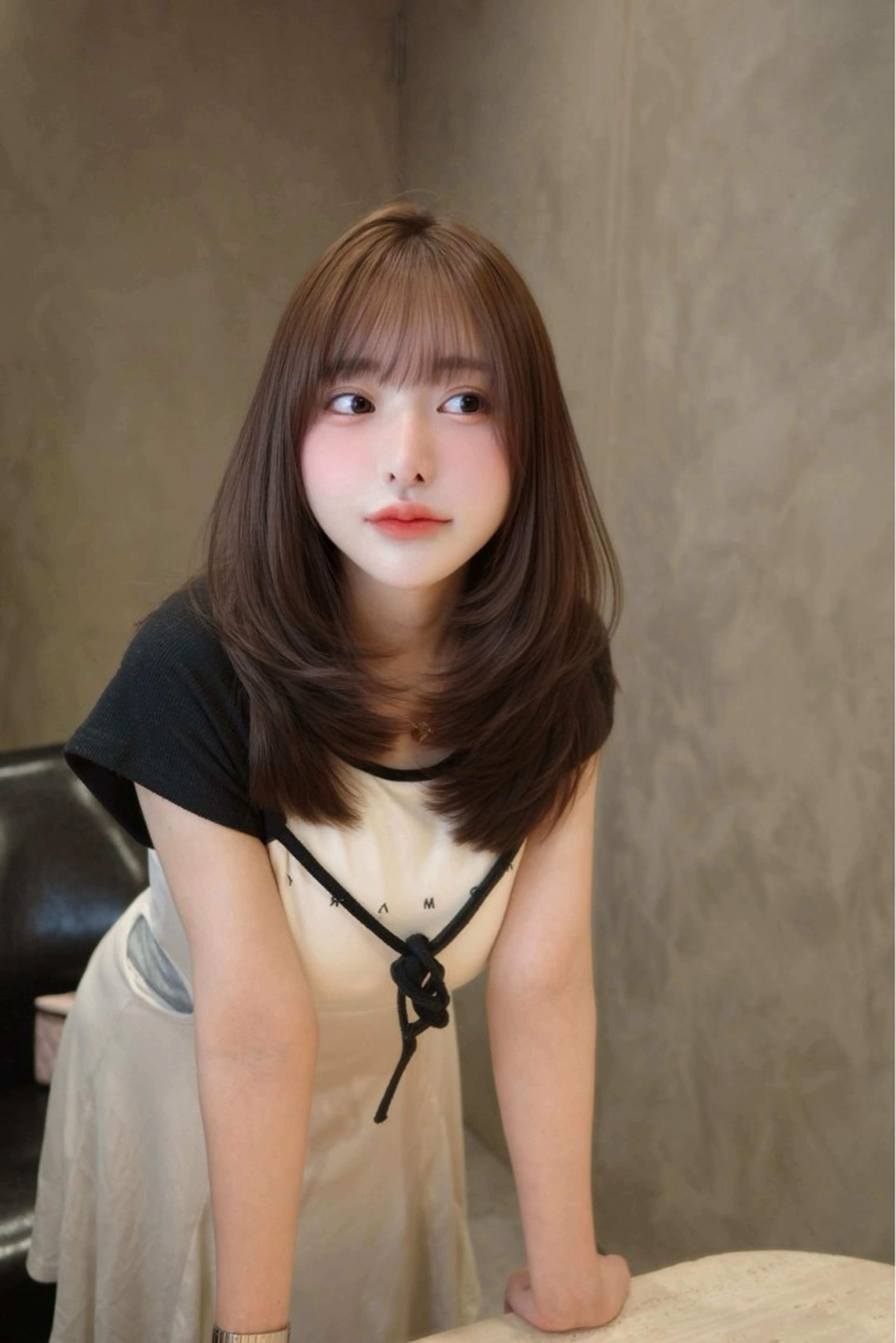 ミディアム レイヤーカット 似合わせカット 美顔形成｜酒井 ｜青山のヘアスタイル