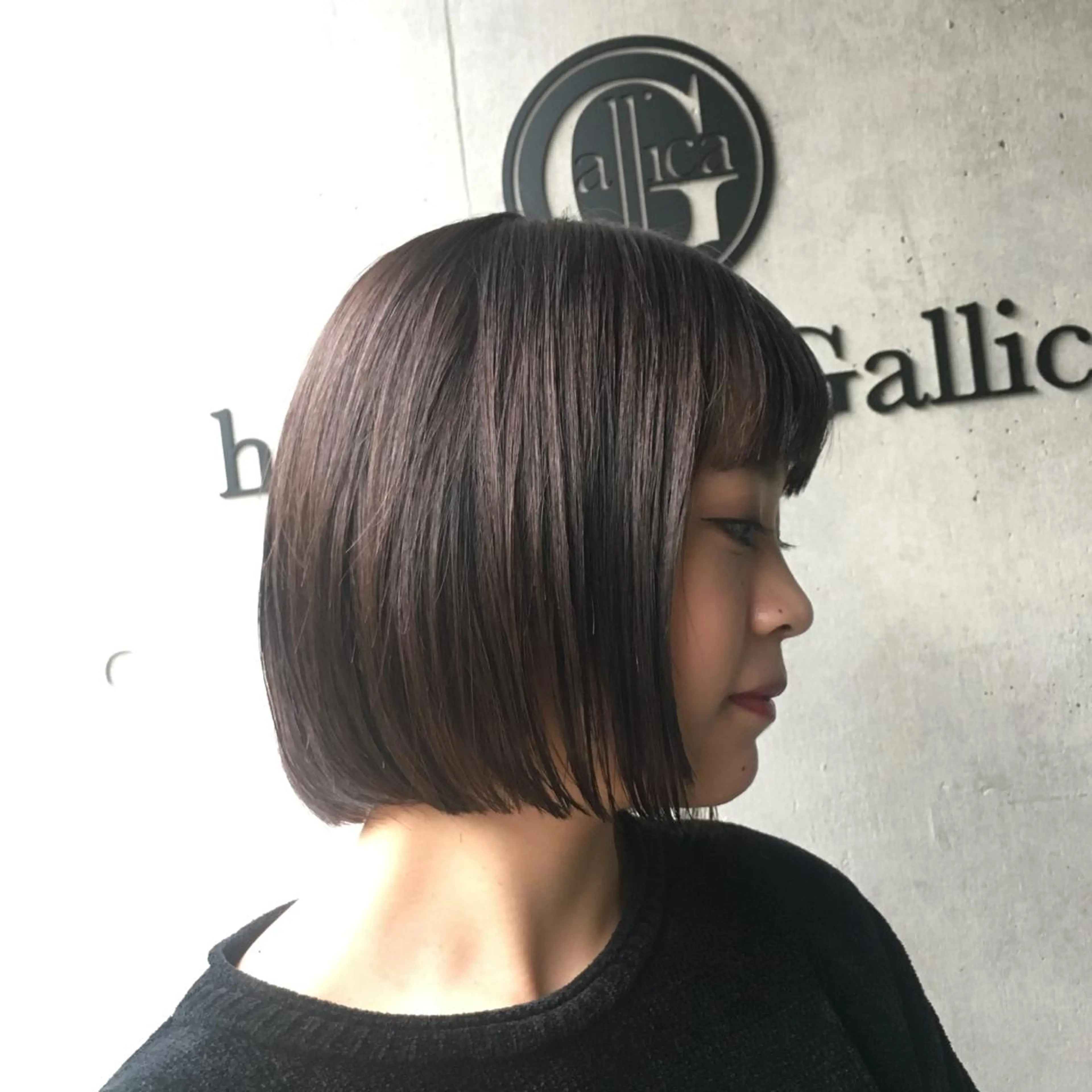 ショート カラー カット ヘアカラー トリートメント 荒木 依莉亜のヘアスタイル